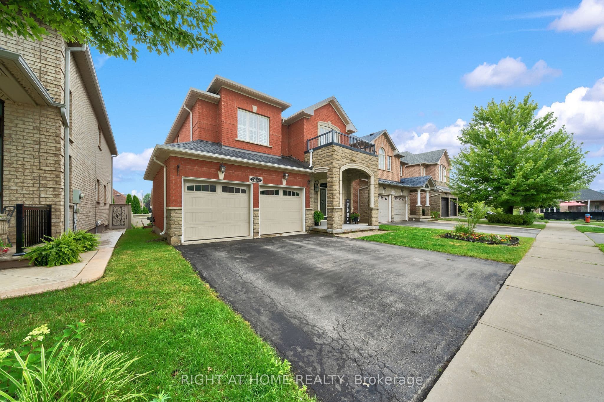 1030 LONSDALE Lane photo 1