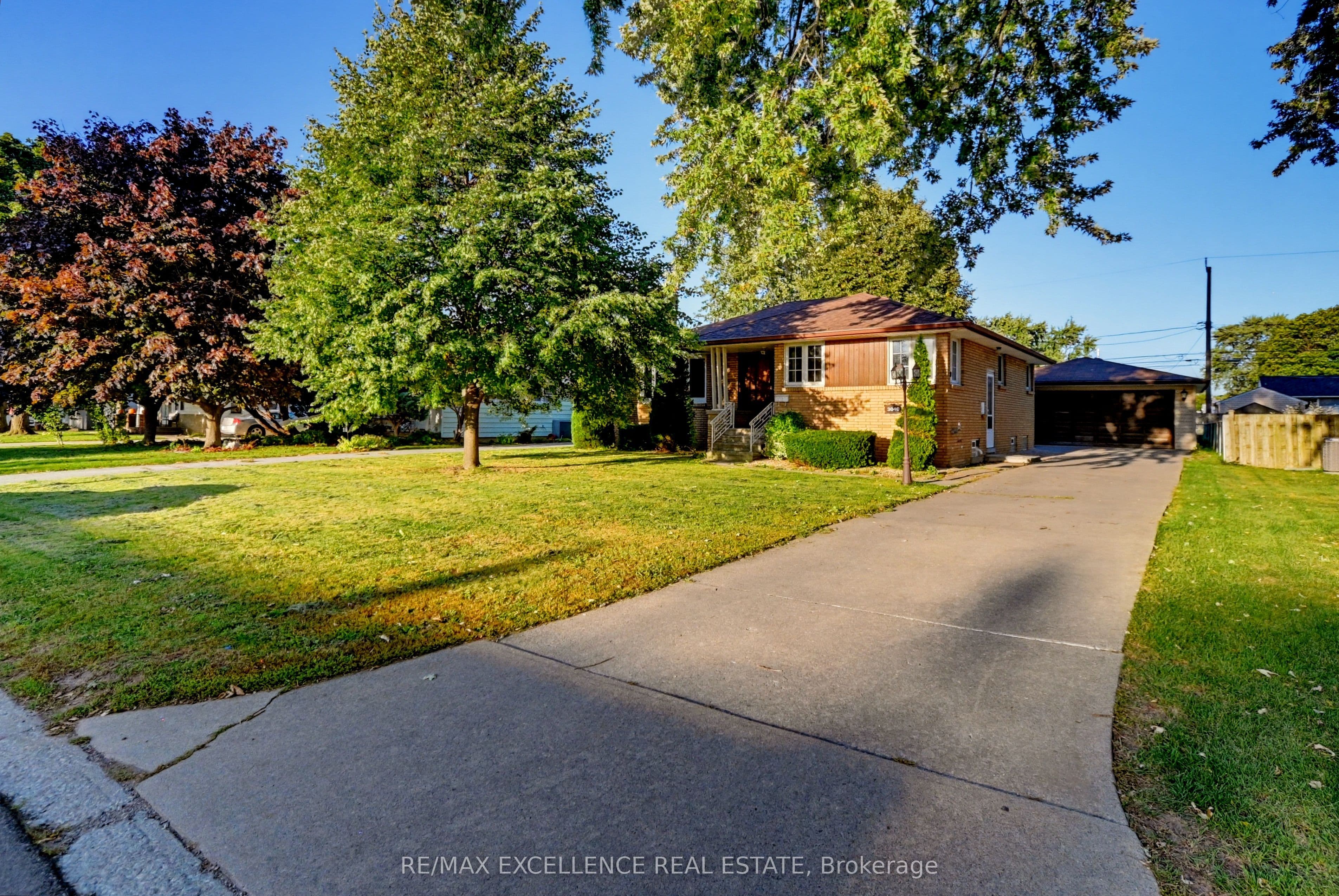 3040 Woodlawn Avenue photo 1