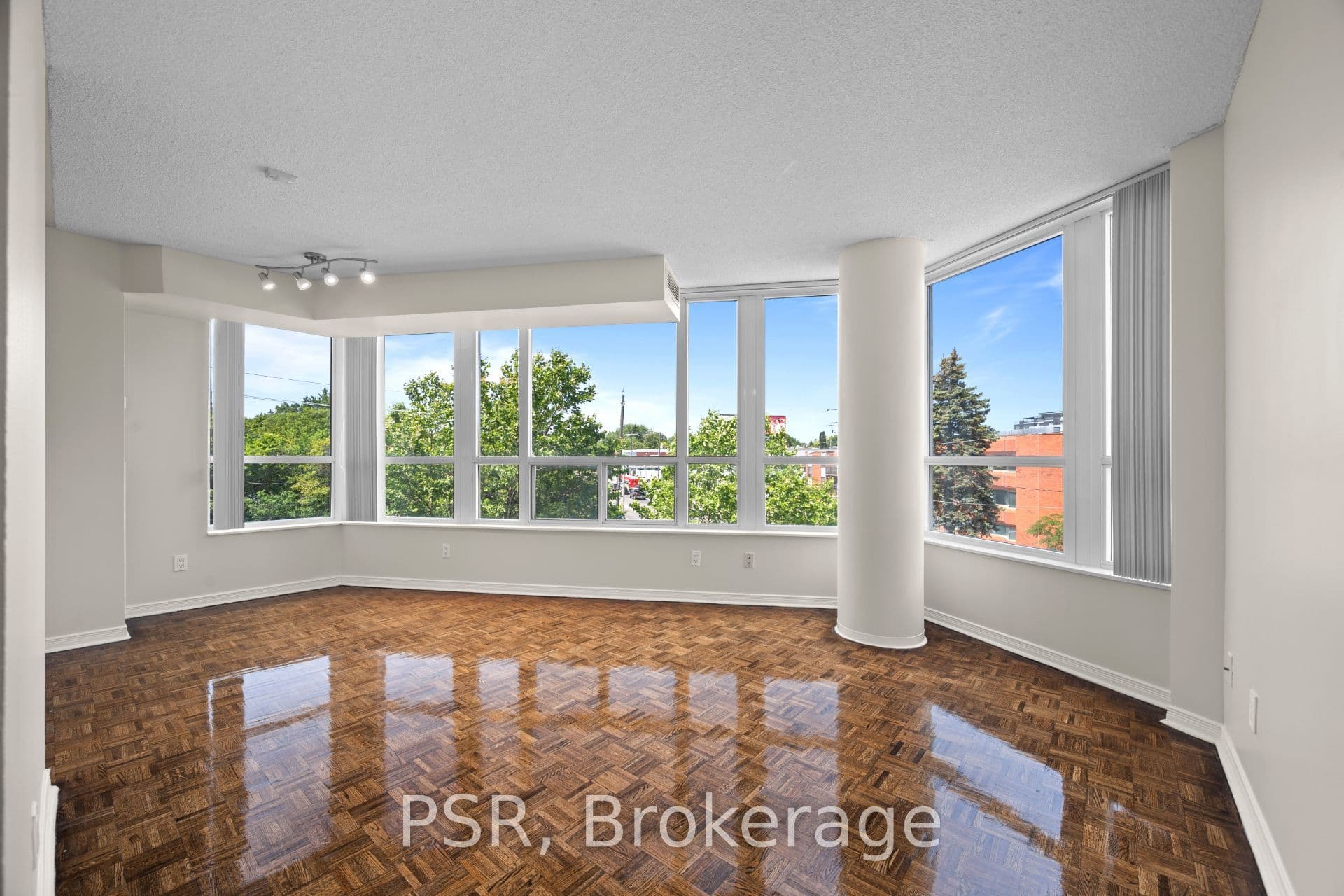 Unit 309 515 Rosewell Avenue photo 1
