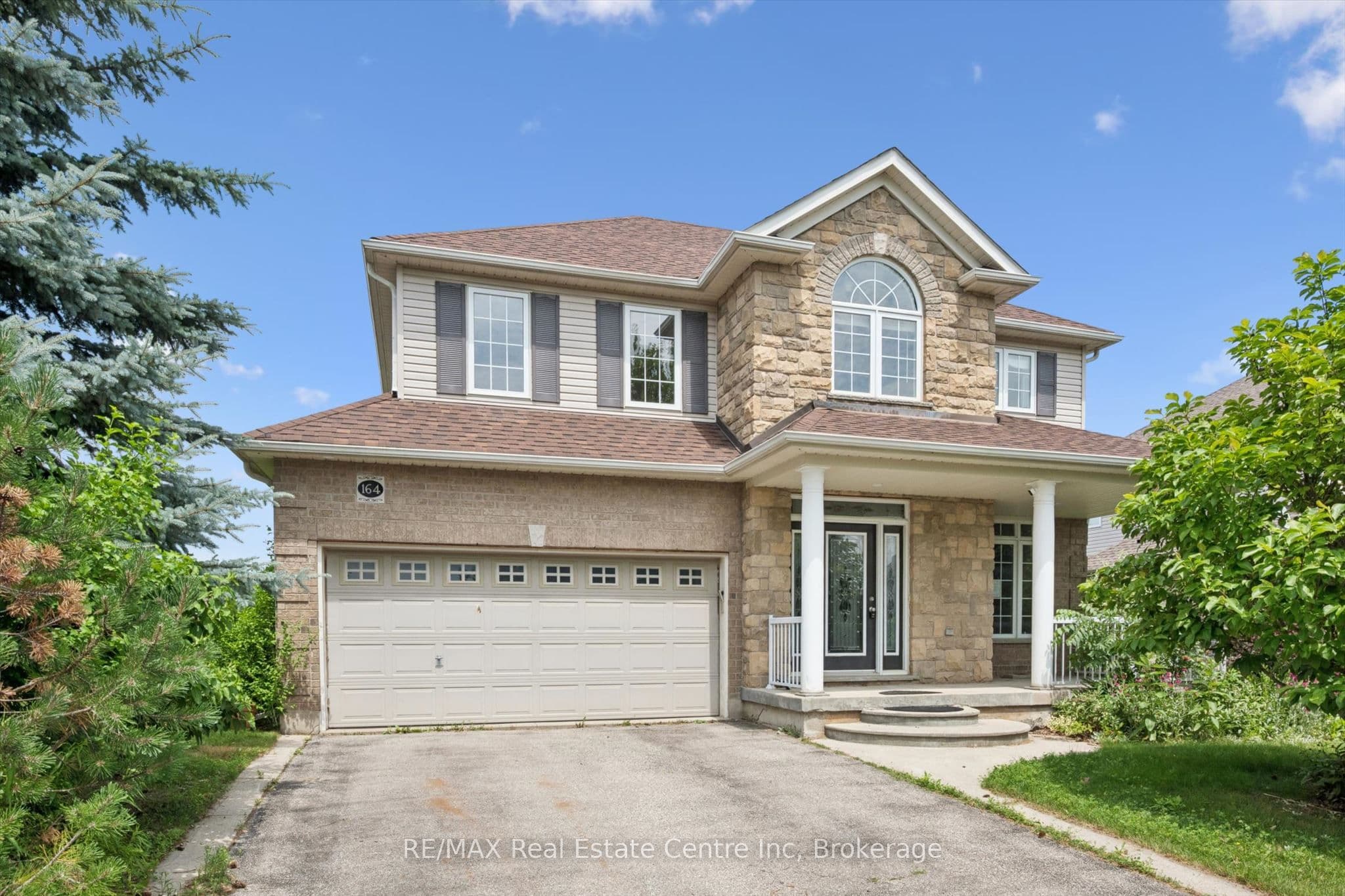 164 MacLennan Street photo 1