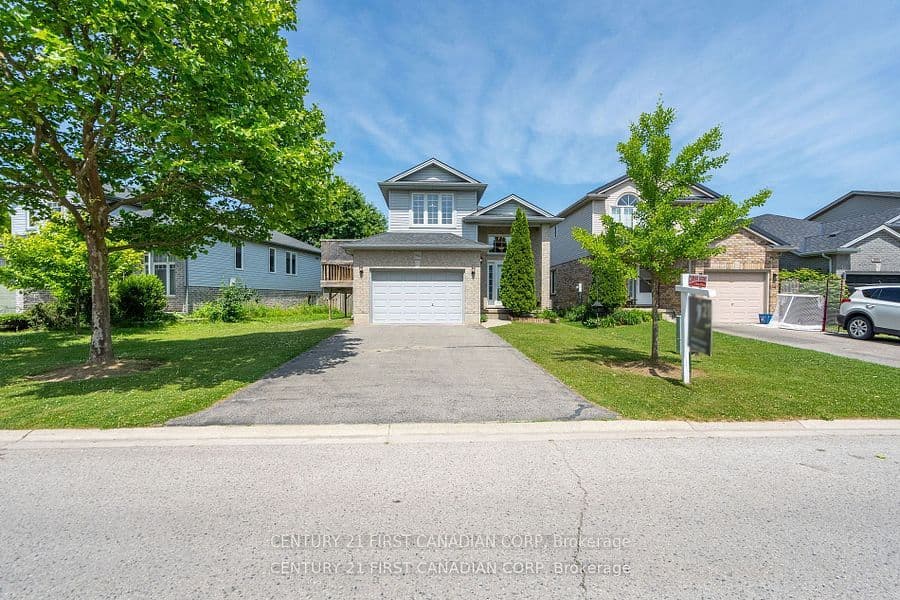 994 Marigold Street photo 1