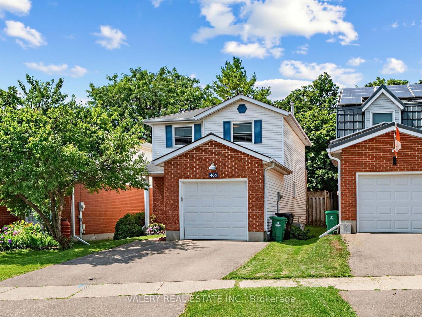 466 Misty Crescent photo 1