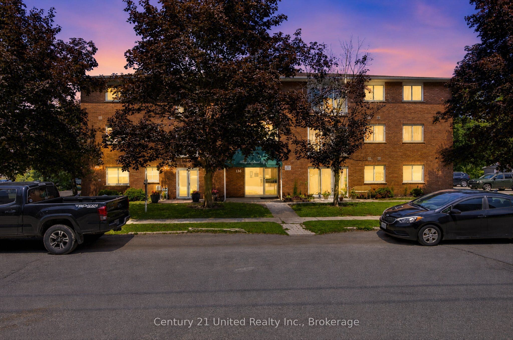 Unit 201 136 Ware Street photo 1
