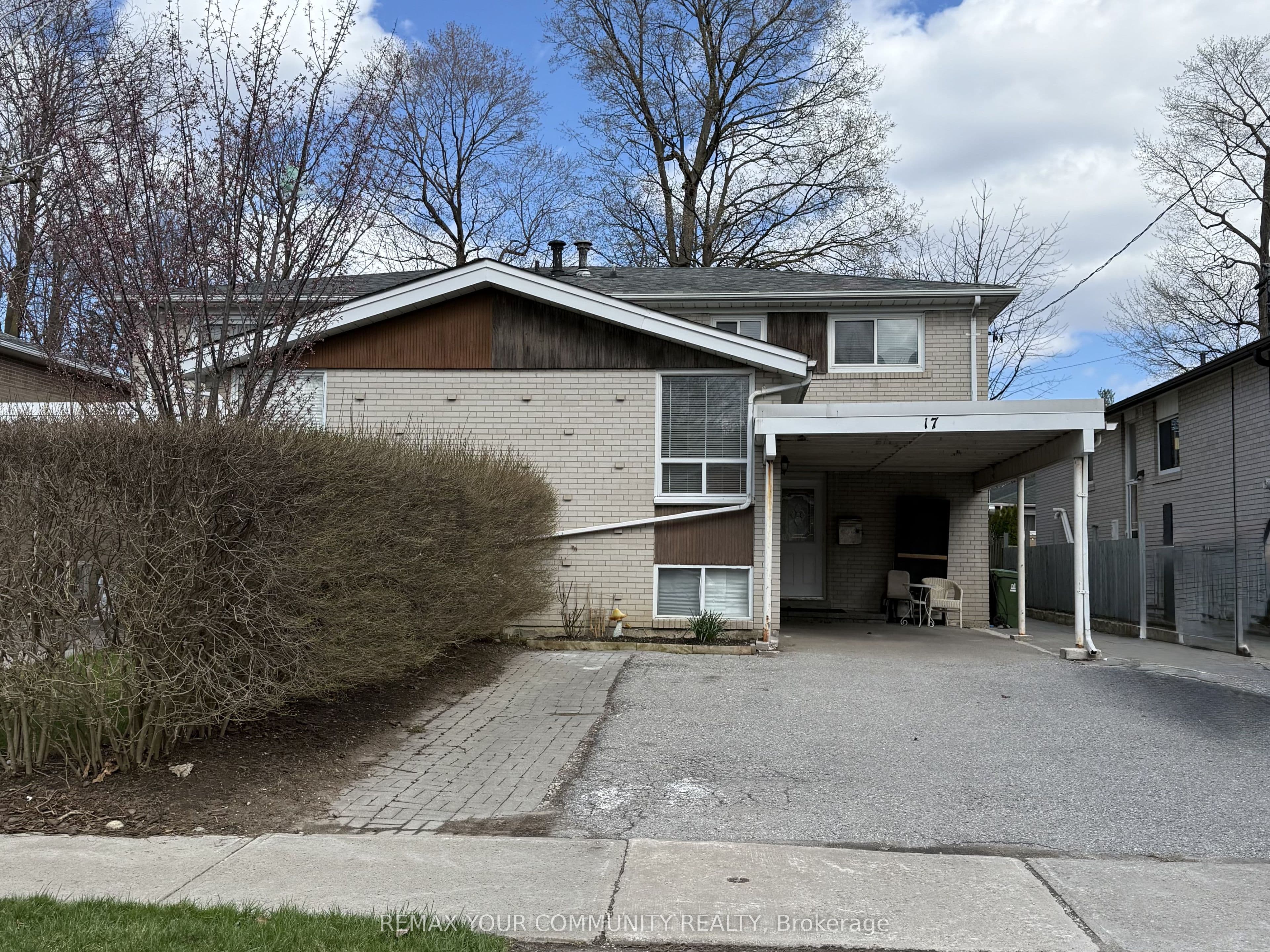 Unit Upper 17 Regatta Crescent photo 1