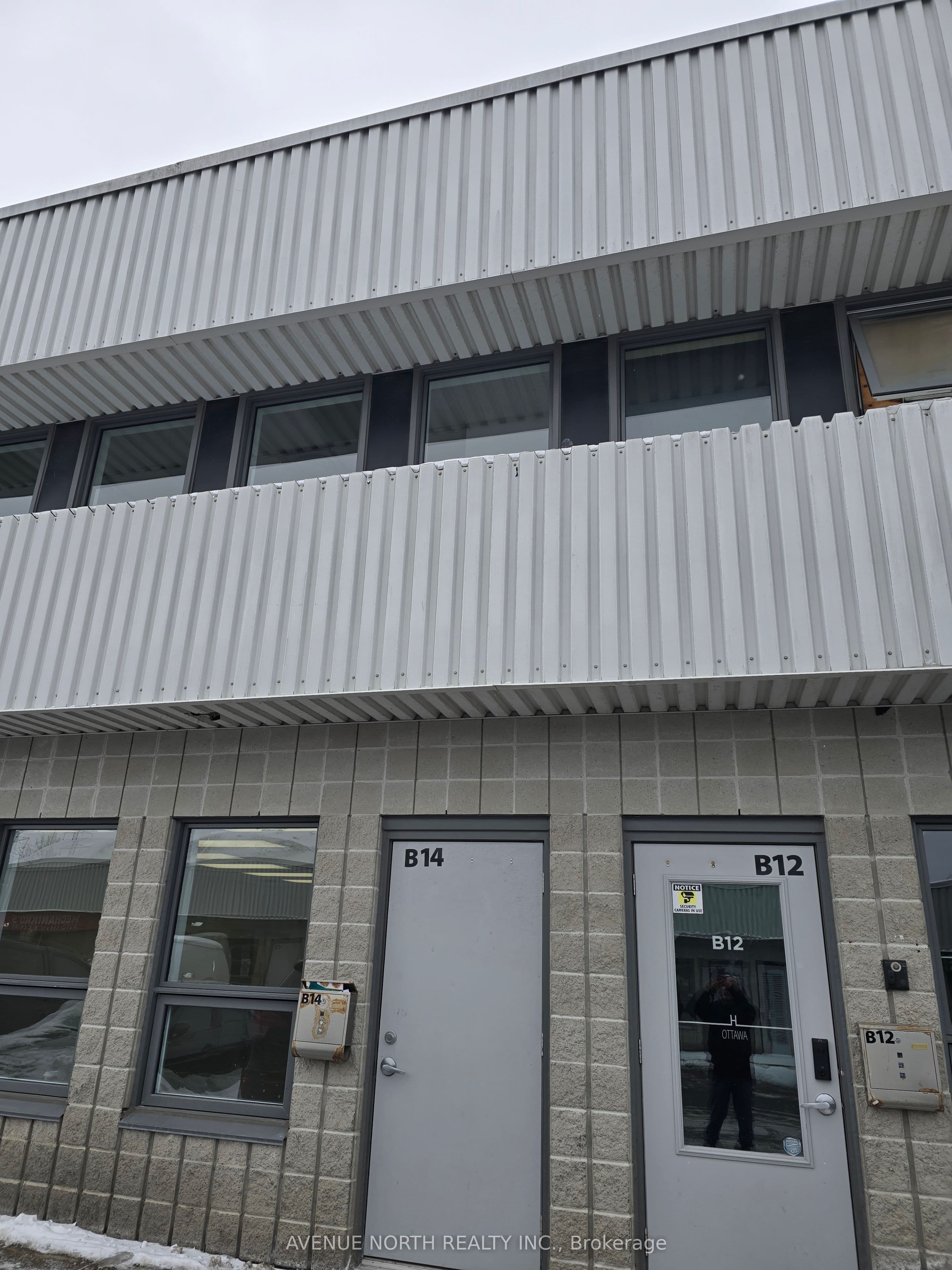 Unit 33 2285 St Laurent Boulevard photo 1