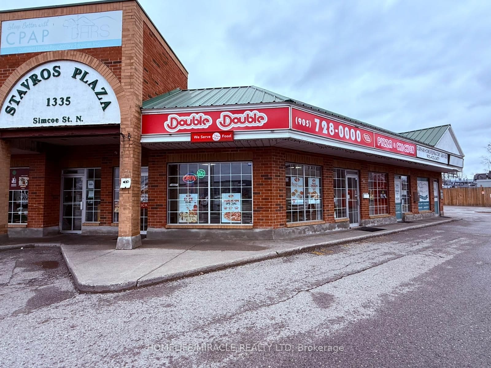 1335 Simcoe Street photo 1