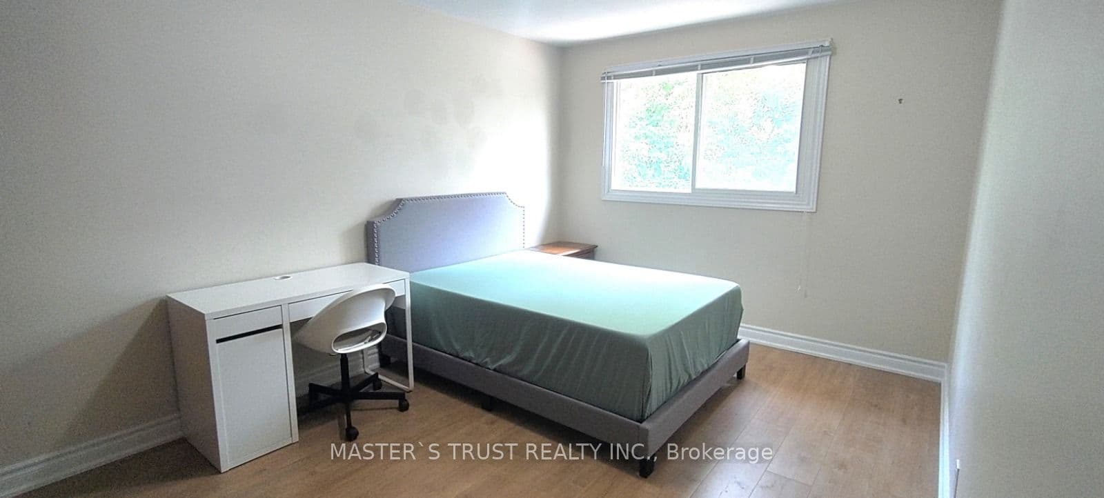 Unit Rm 1 95 Orsett Street photo 1