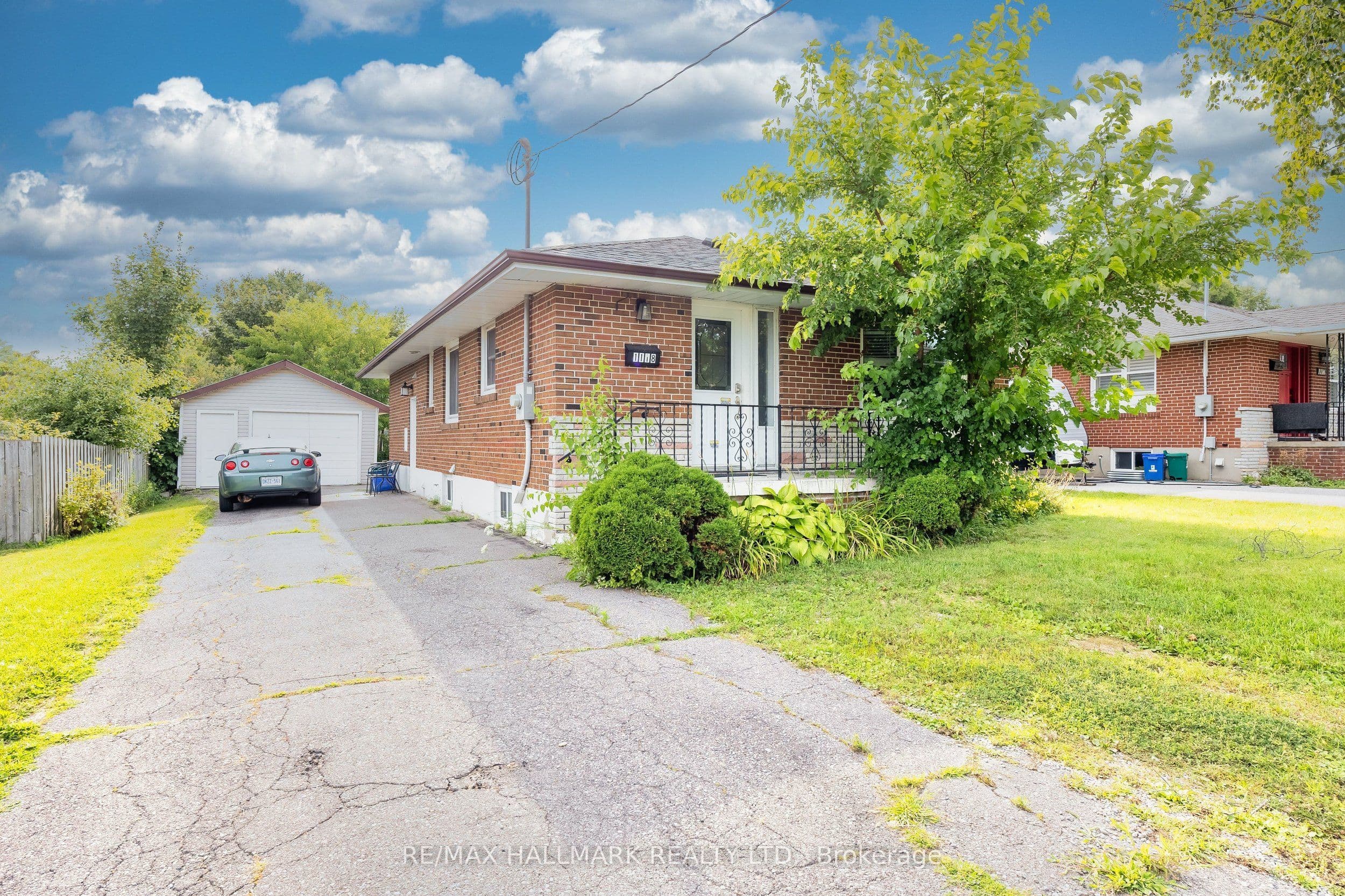 Unit Main 1118 Athol Street photo 1