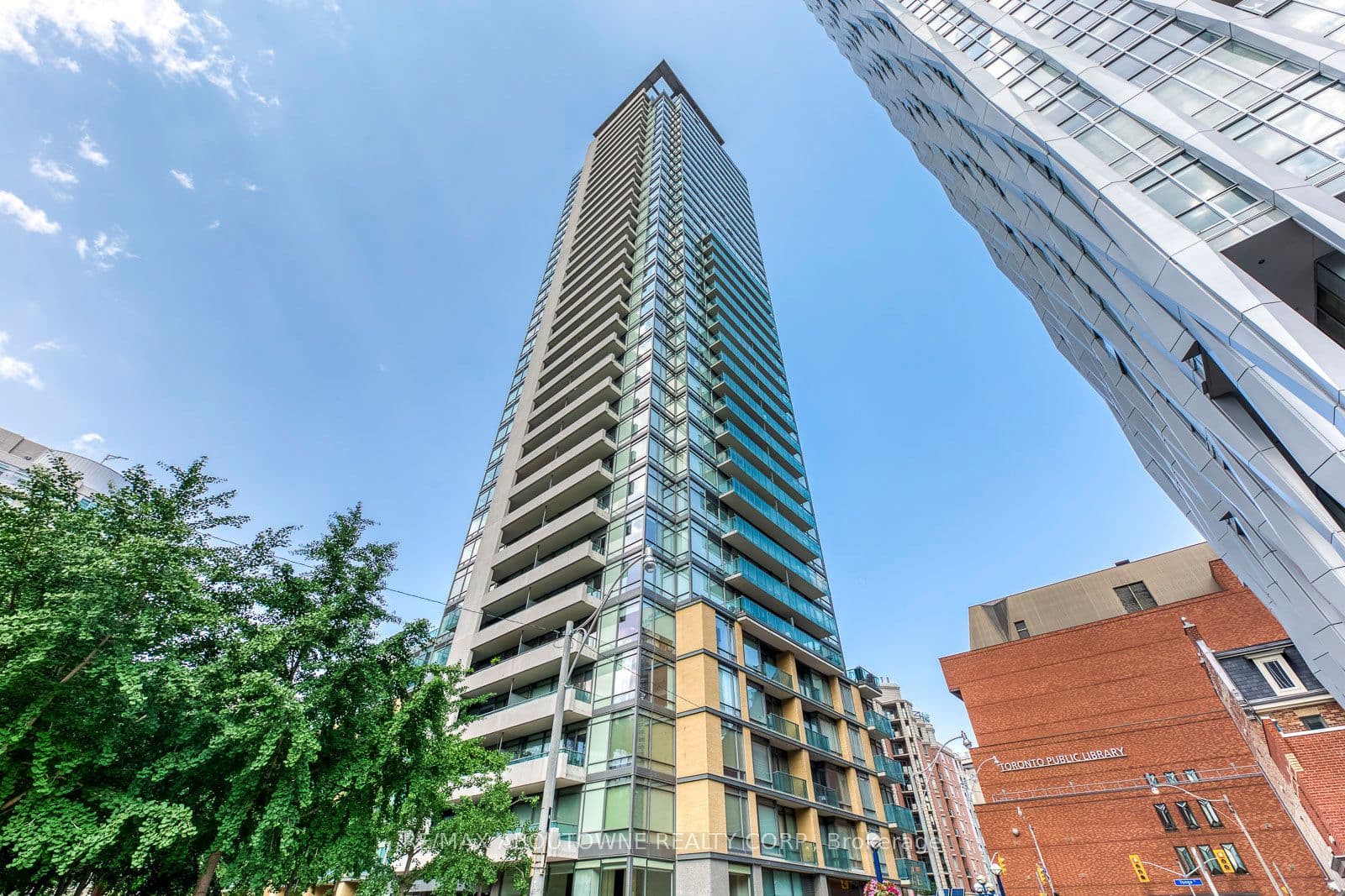 Unit 3204 18 Yorkville Avenue photo 1