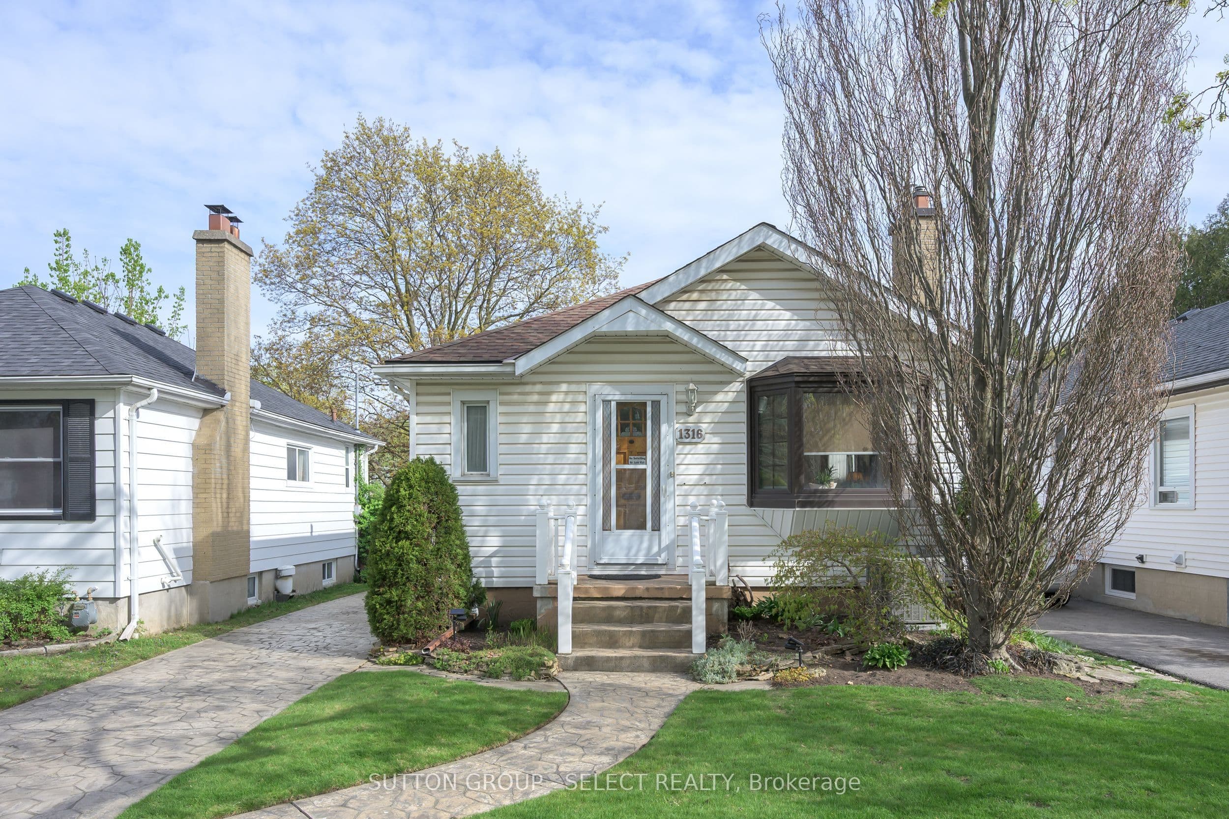 1316 Langmuir Avenue photo 1