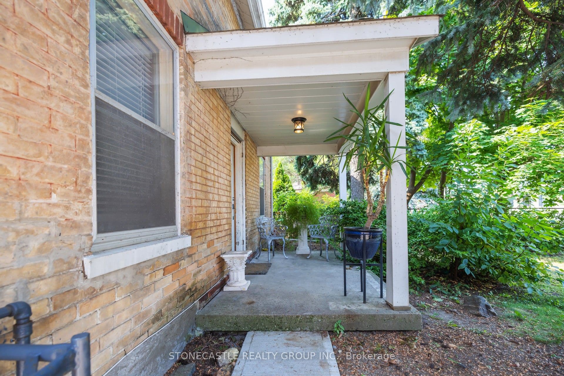 2321 Major Mackenzie Drive photo 1