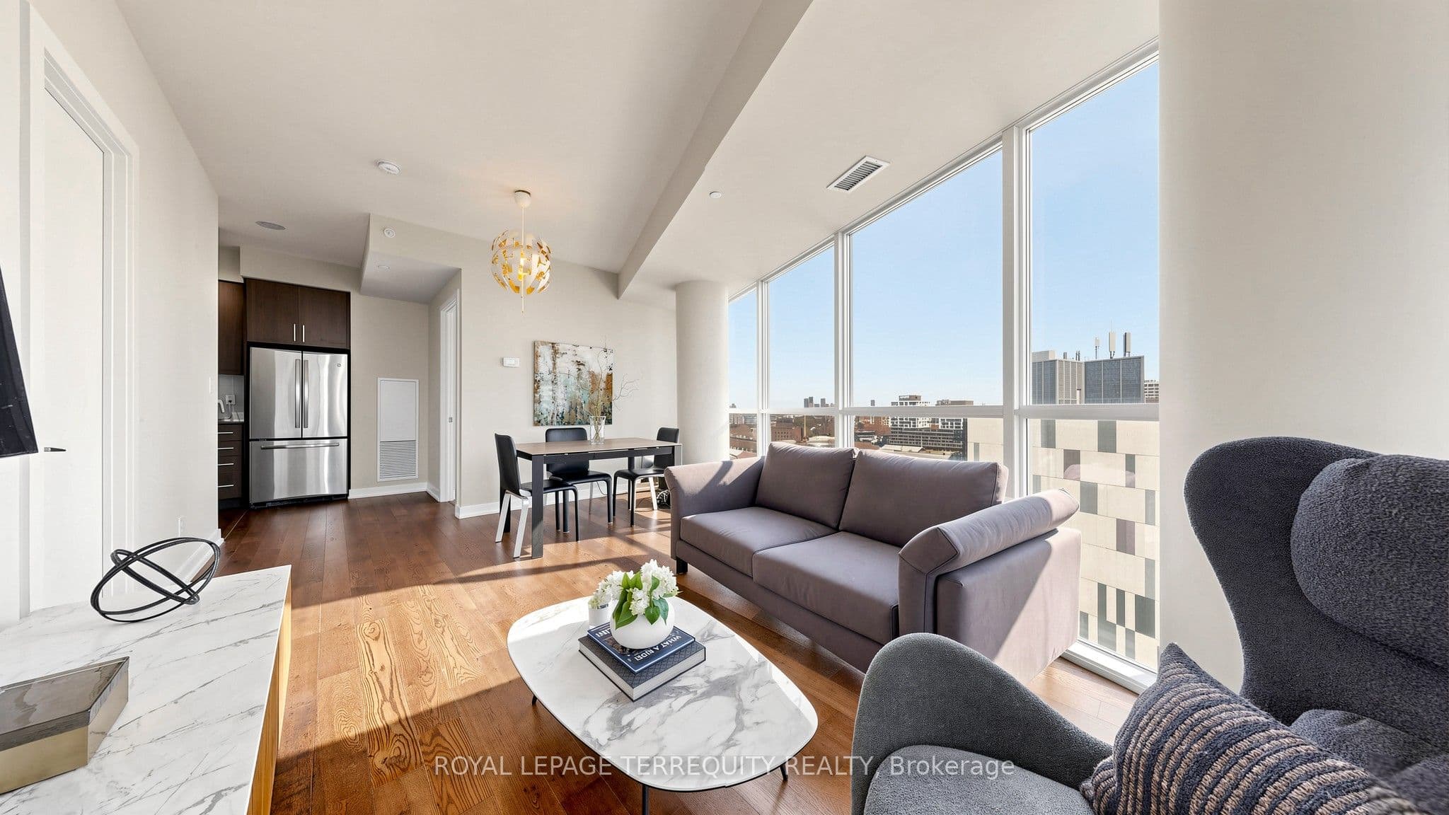 Unit 1705 20 Bruyeres Mews photo 1