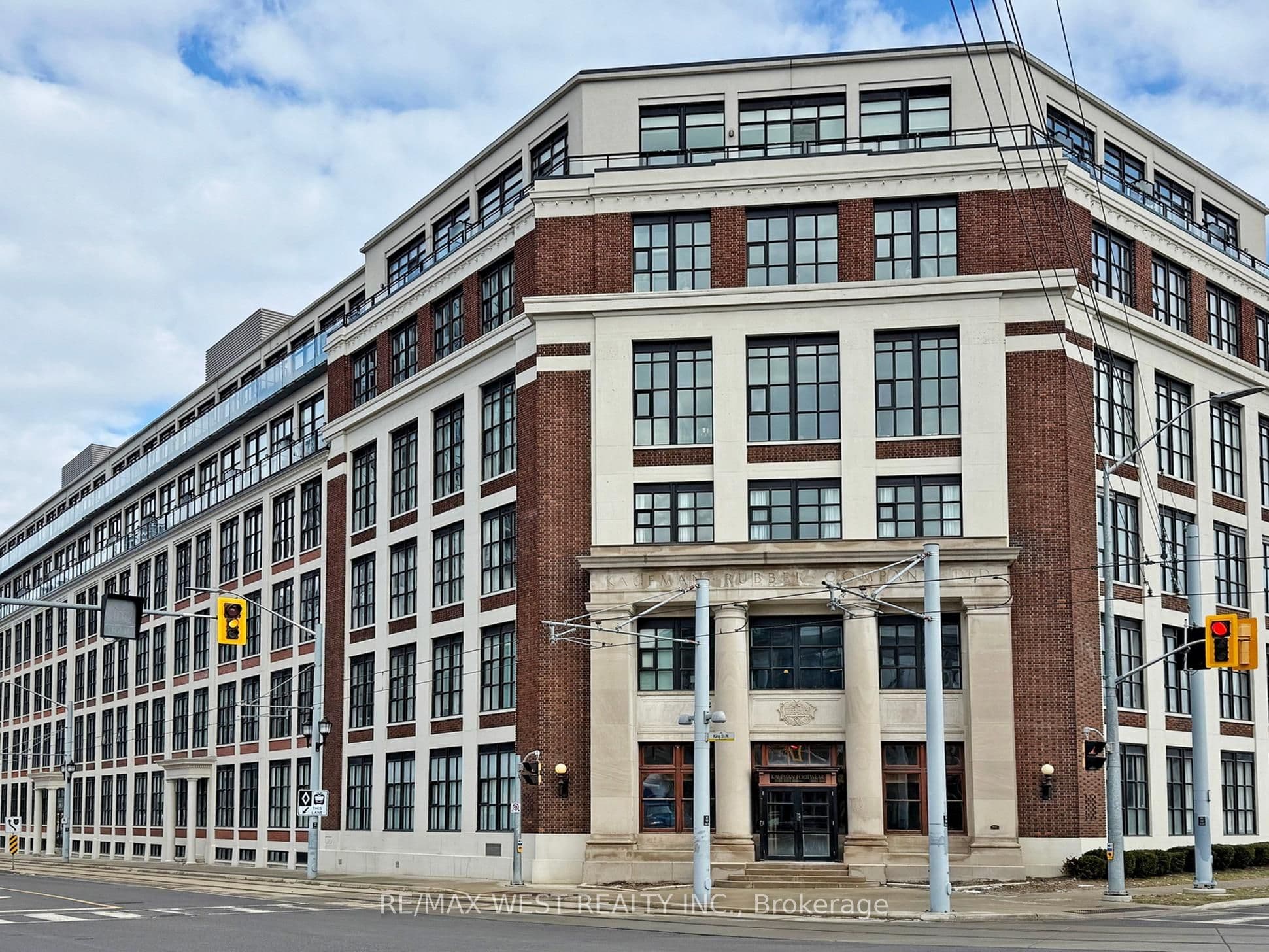 Unit 207 410 King Street photo 1