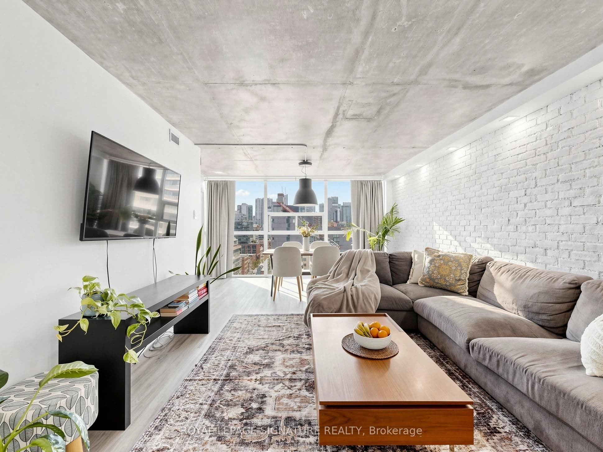 Unit 1603 705 King Street photo 1