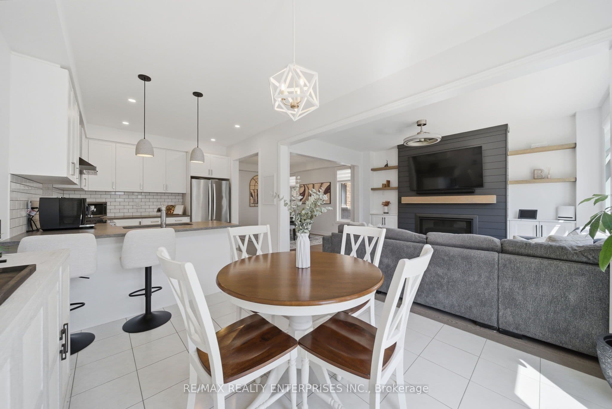 66 Prunella Crescent photo 1