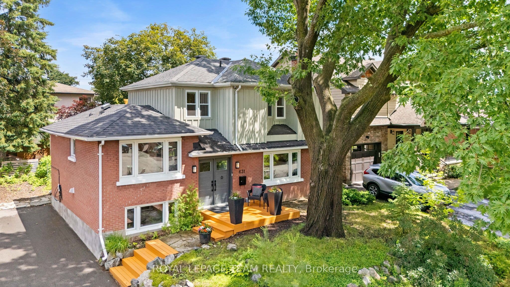 631 Courtenay Avenue photo 1