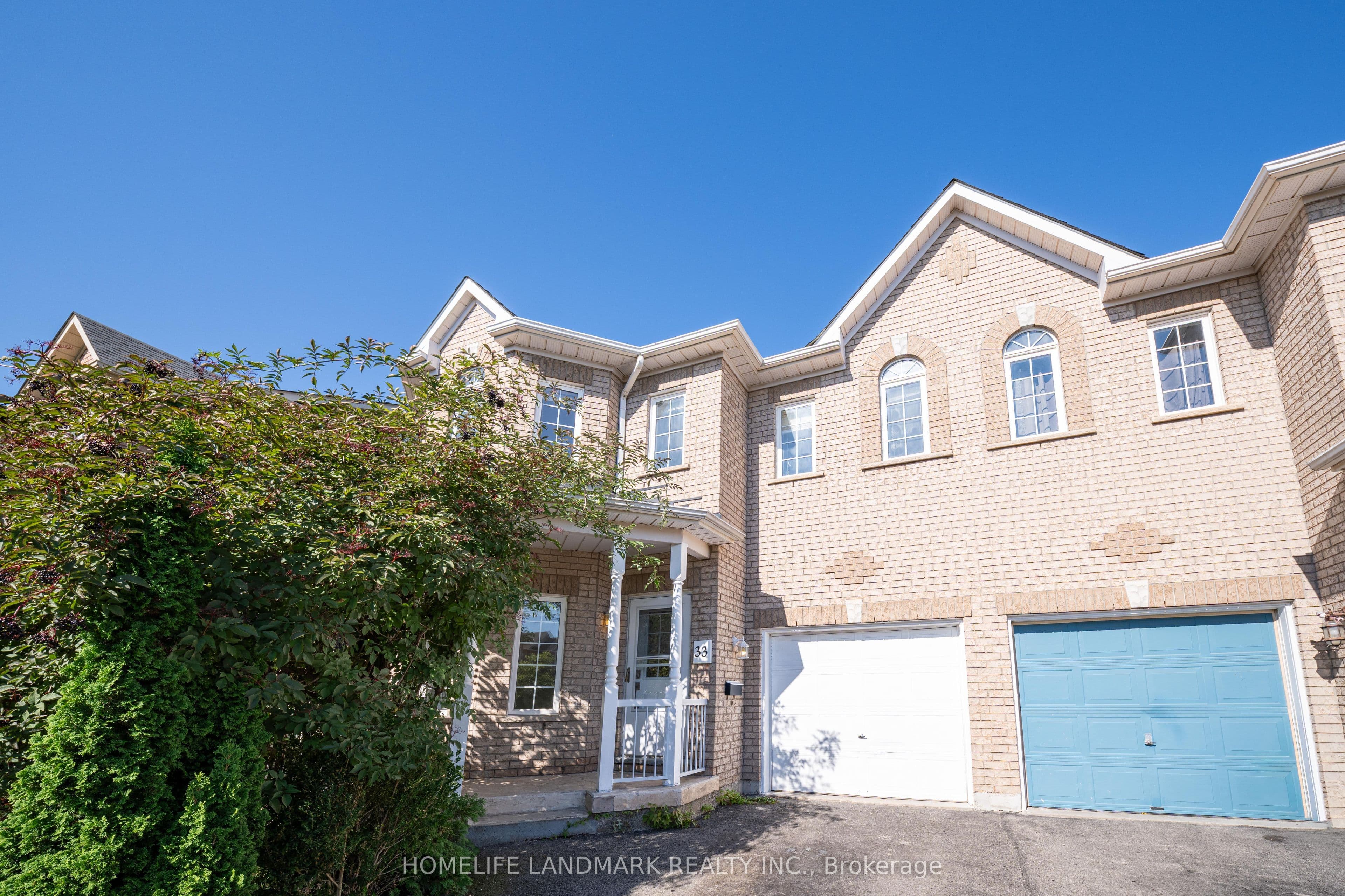 33 Titan Drive photo 1