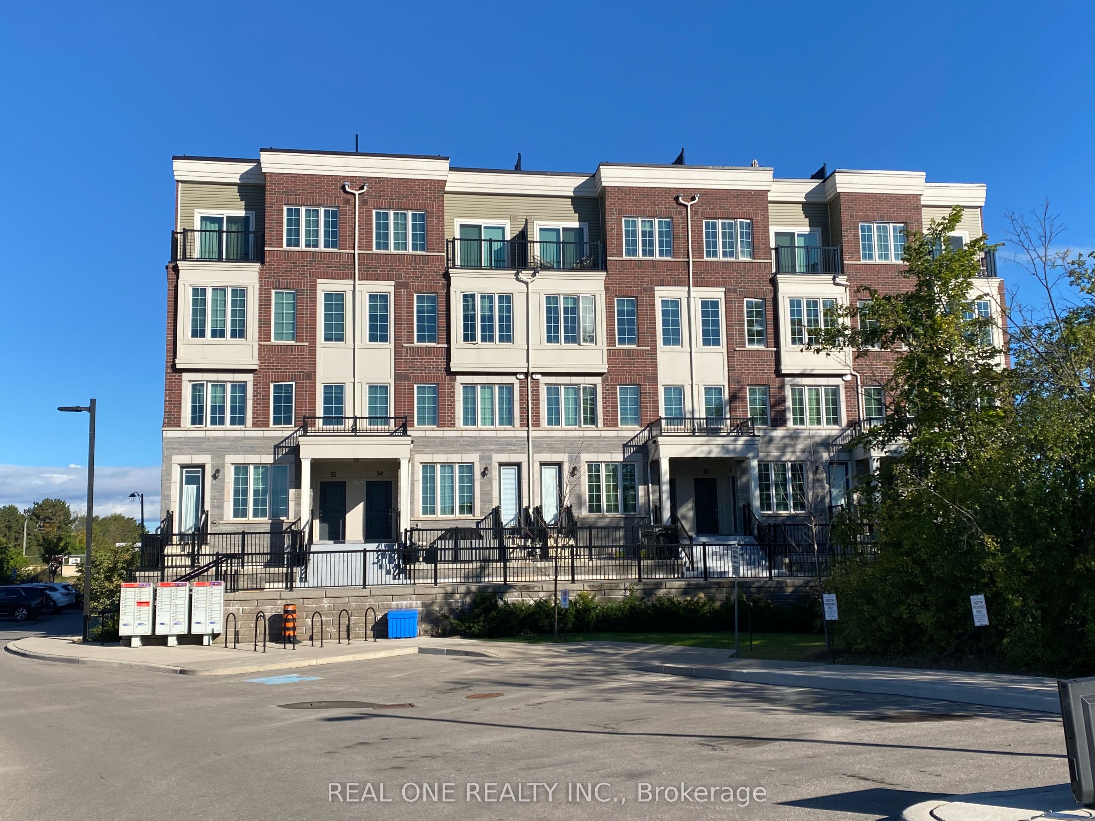 Unit 30 2199 Lillykin Street photo 1