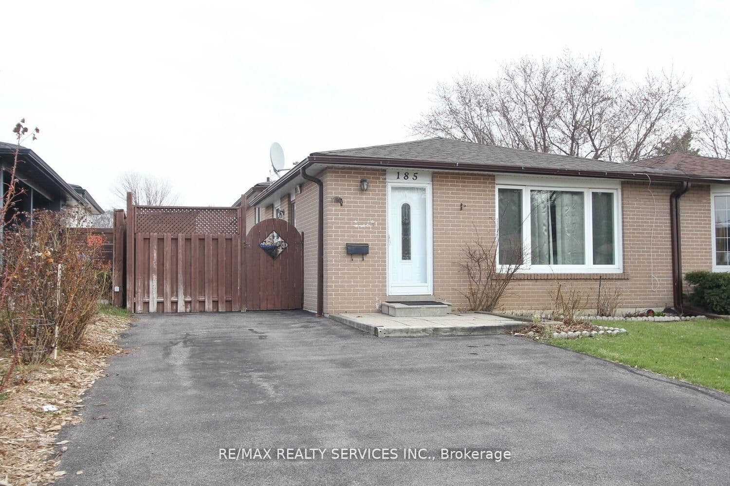 185 Earnscliffe Circle photo 1