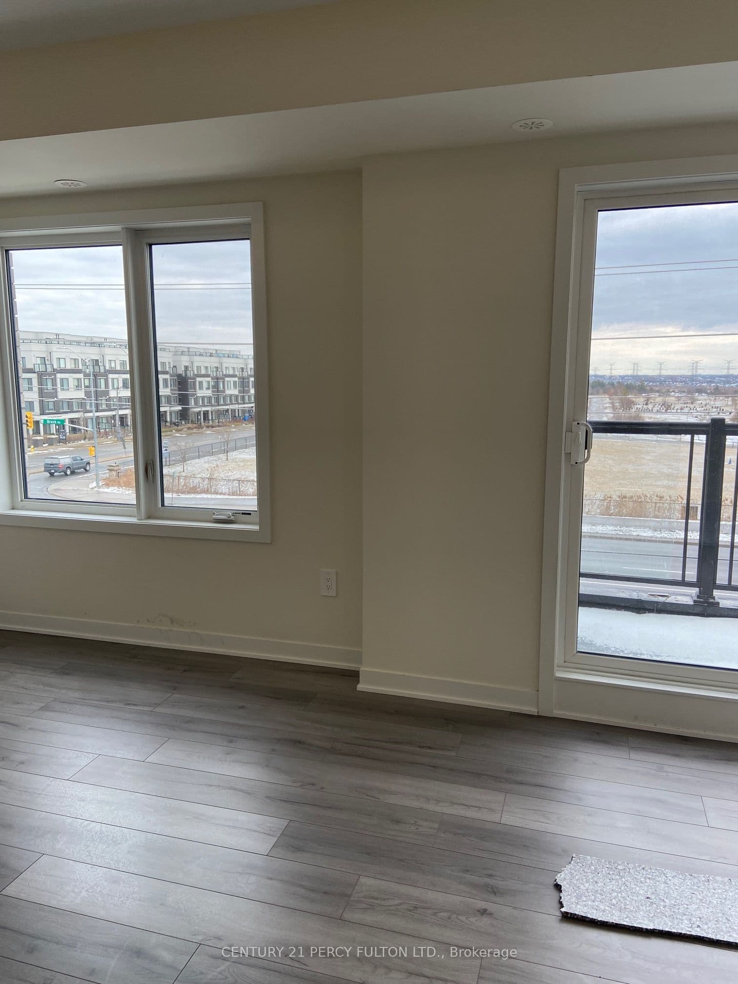Unit 205 1695 Dersan Street photo 1
