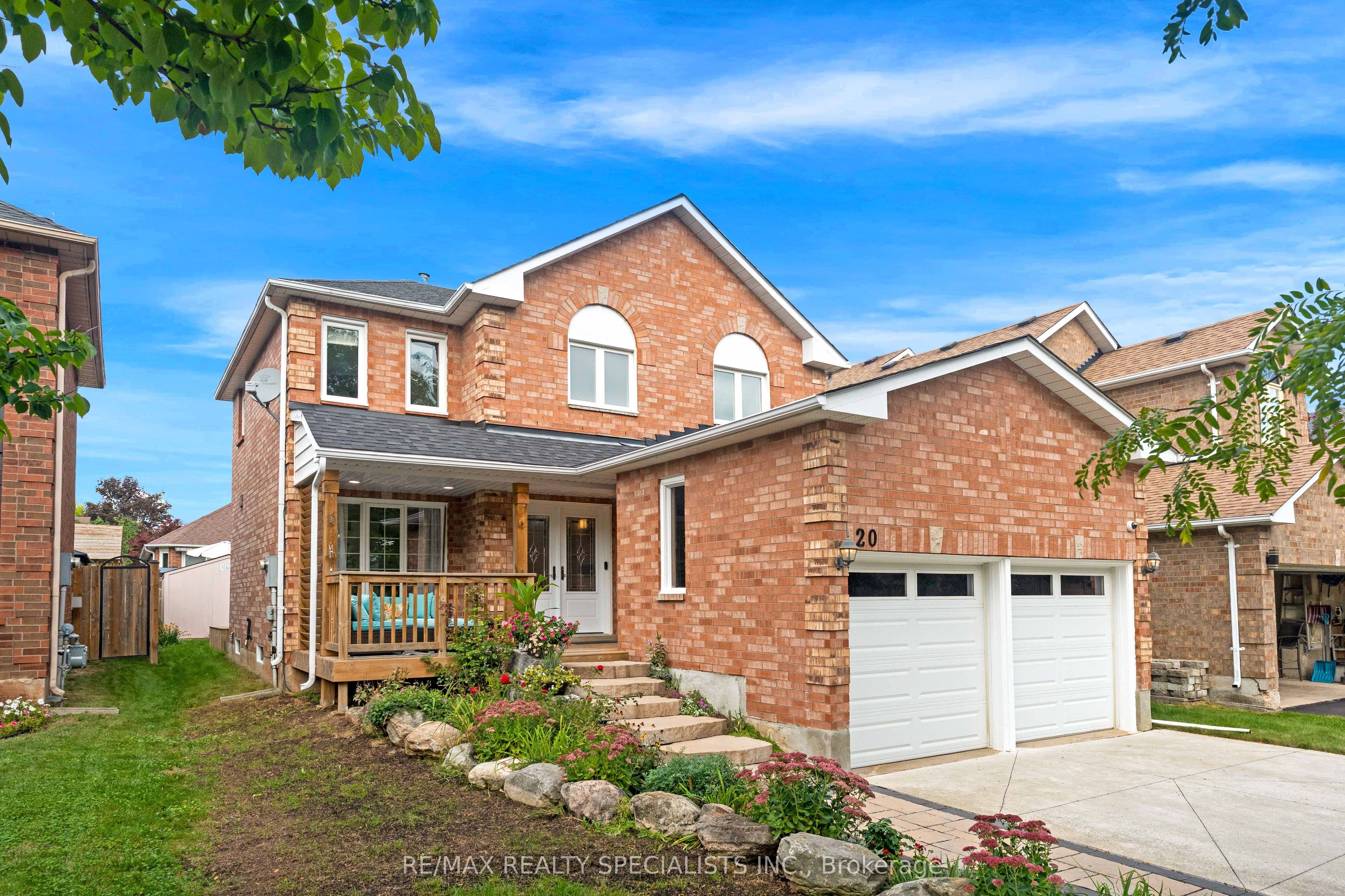 20 McCullough Crescent photo 1