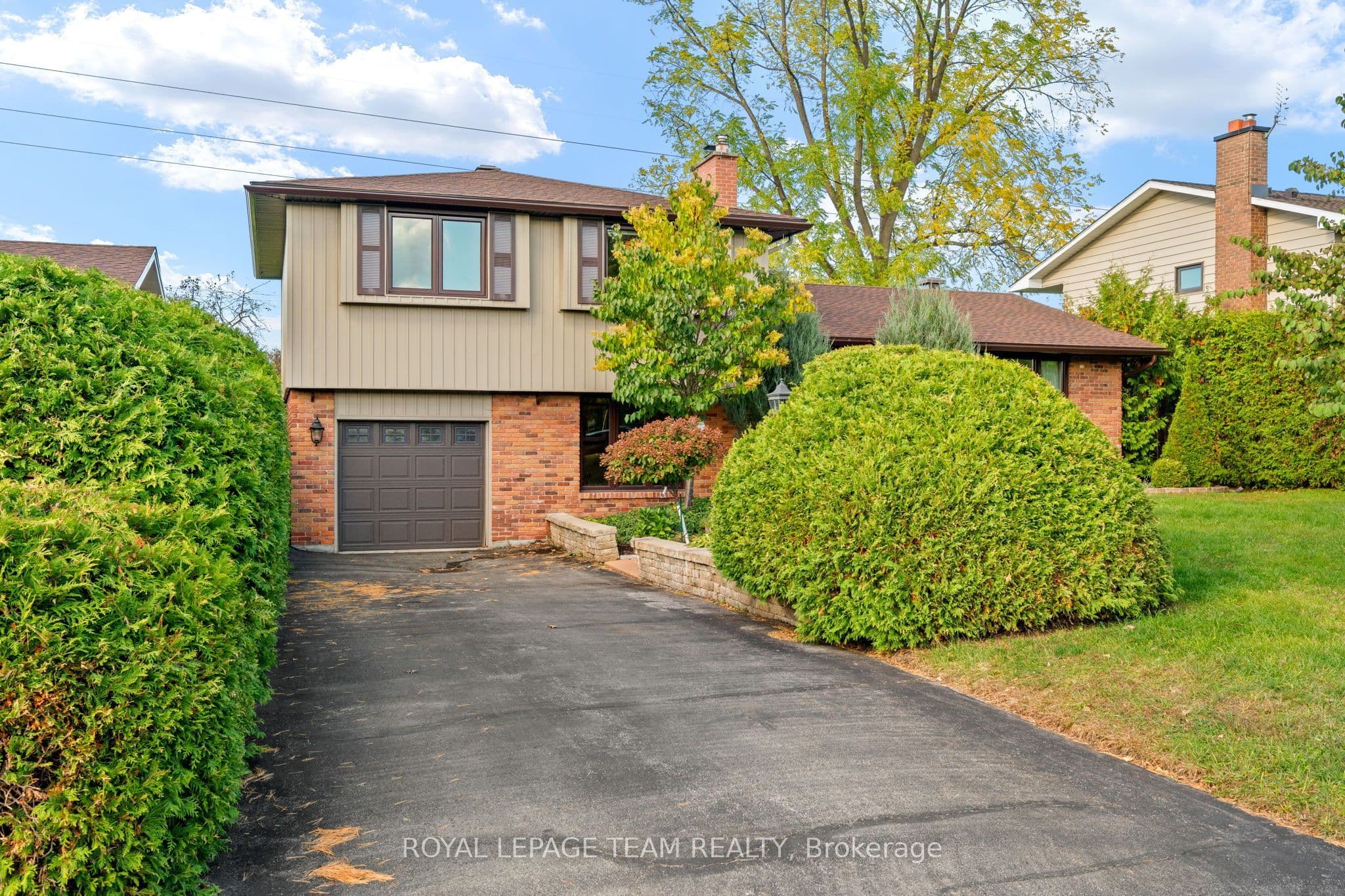 19 Parkland Crescent photo 1