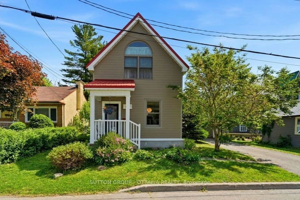 187 Martin Avenue photo 1
