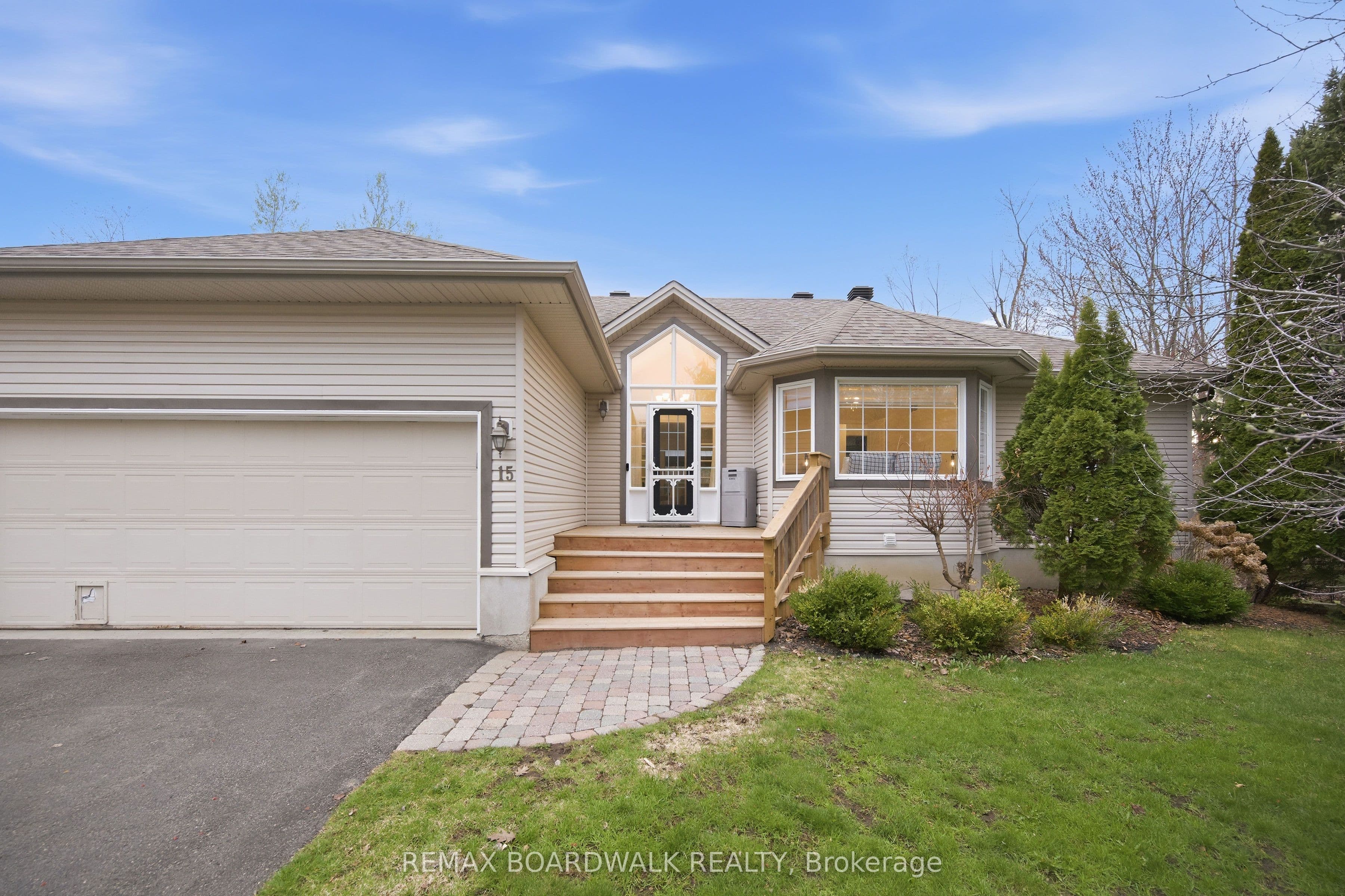 15 Birch Drive photo 1