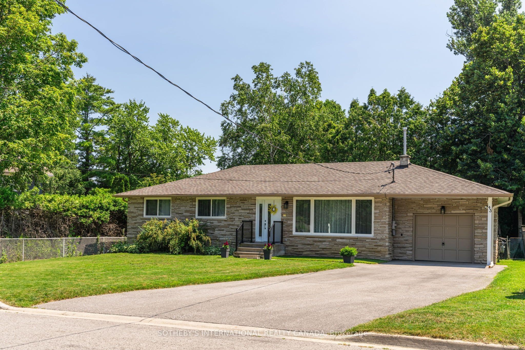 43 Northwood Road photo 1