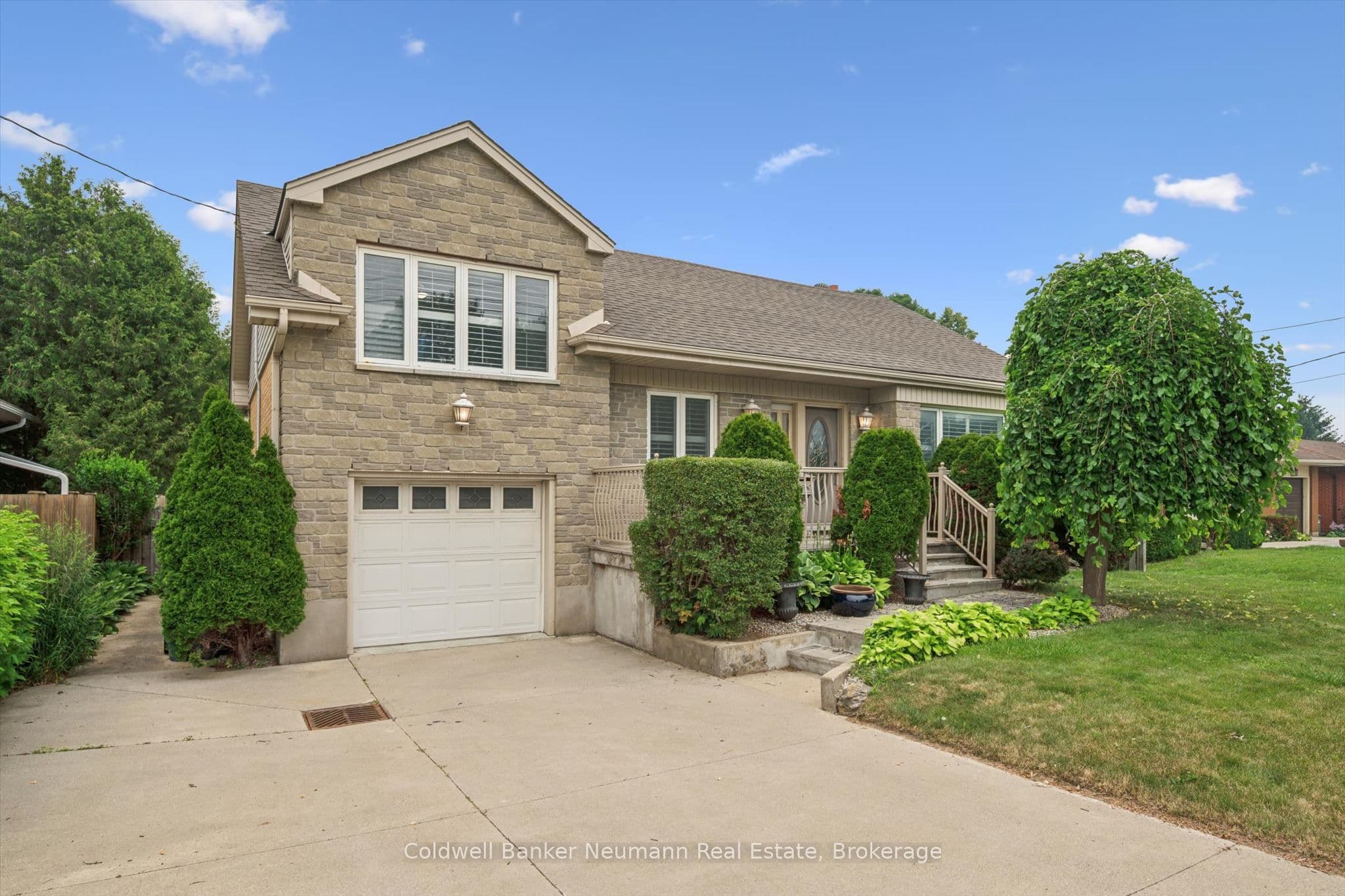 195 Victoria Road photo 1