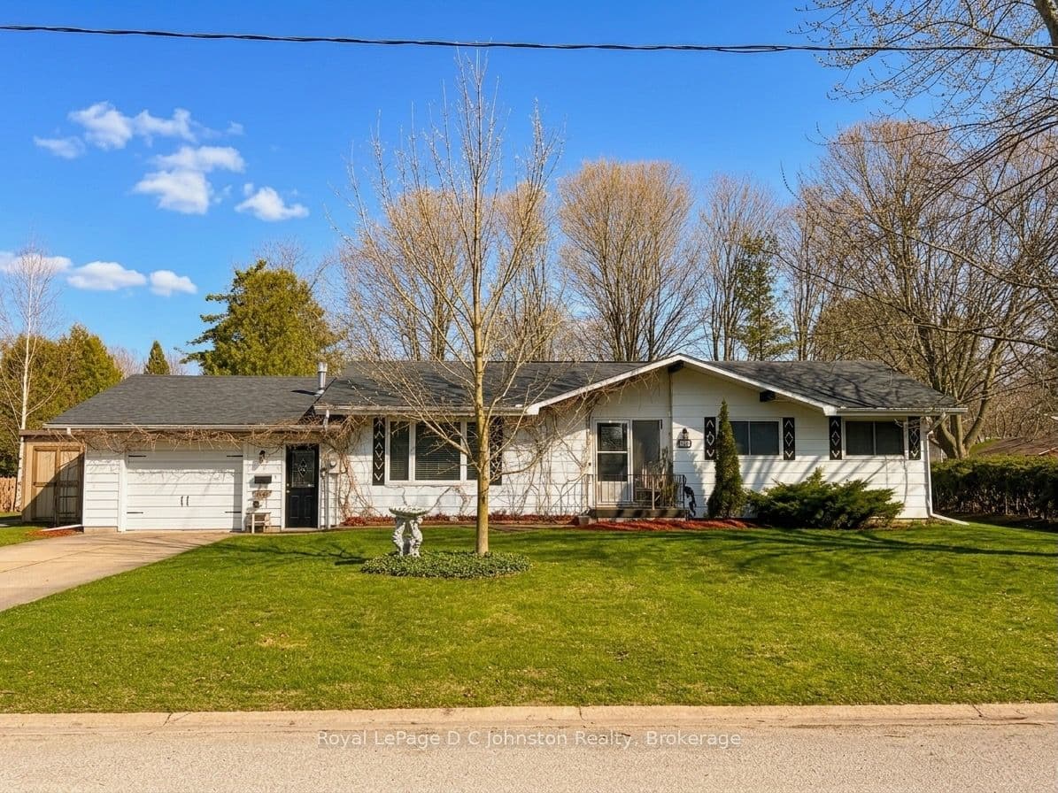 121 Edward Street photo 1
