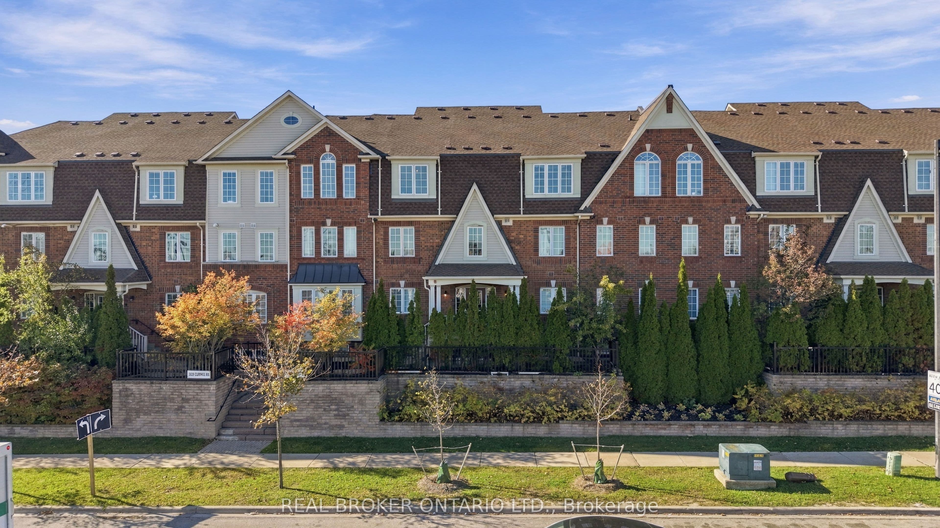 Unit 6 3026 Clayhill Road photo 1