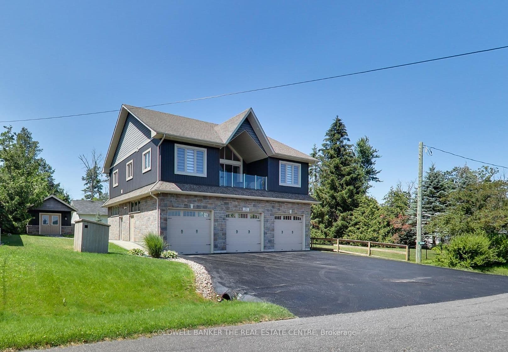 224 Lakeshore Road photo 1