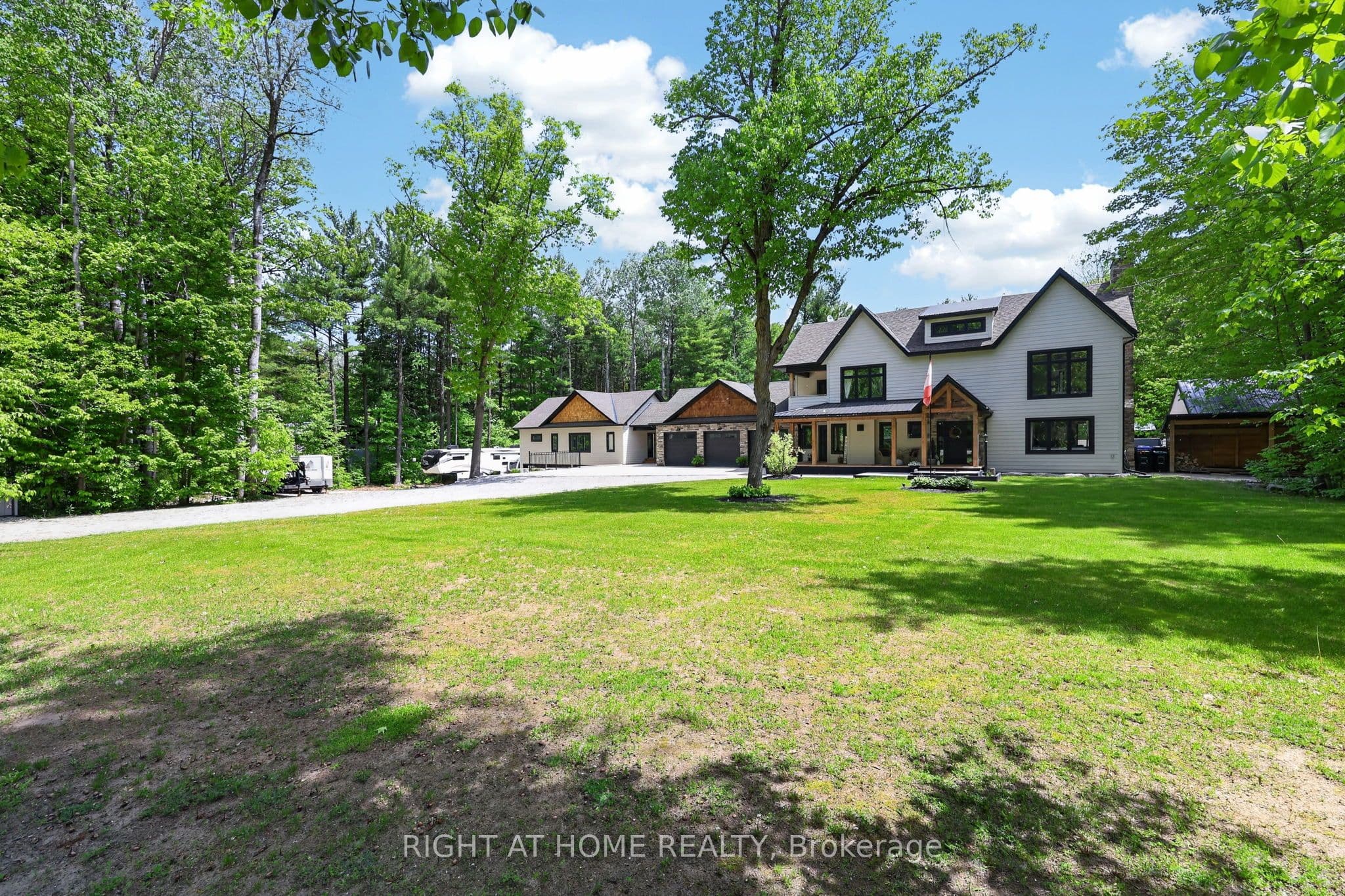 16 Woodland Heights Drive photo 1