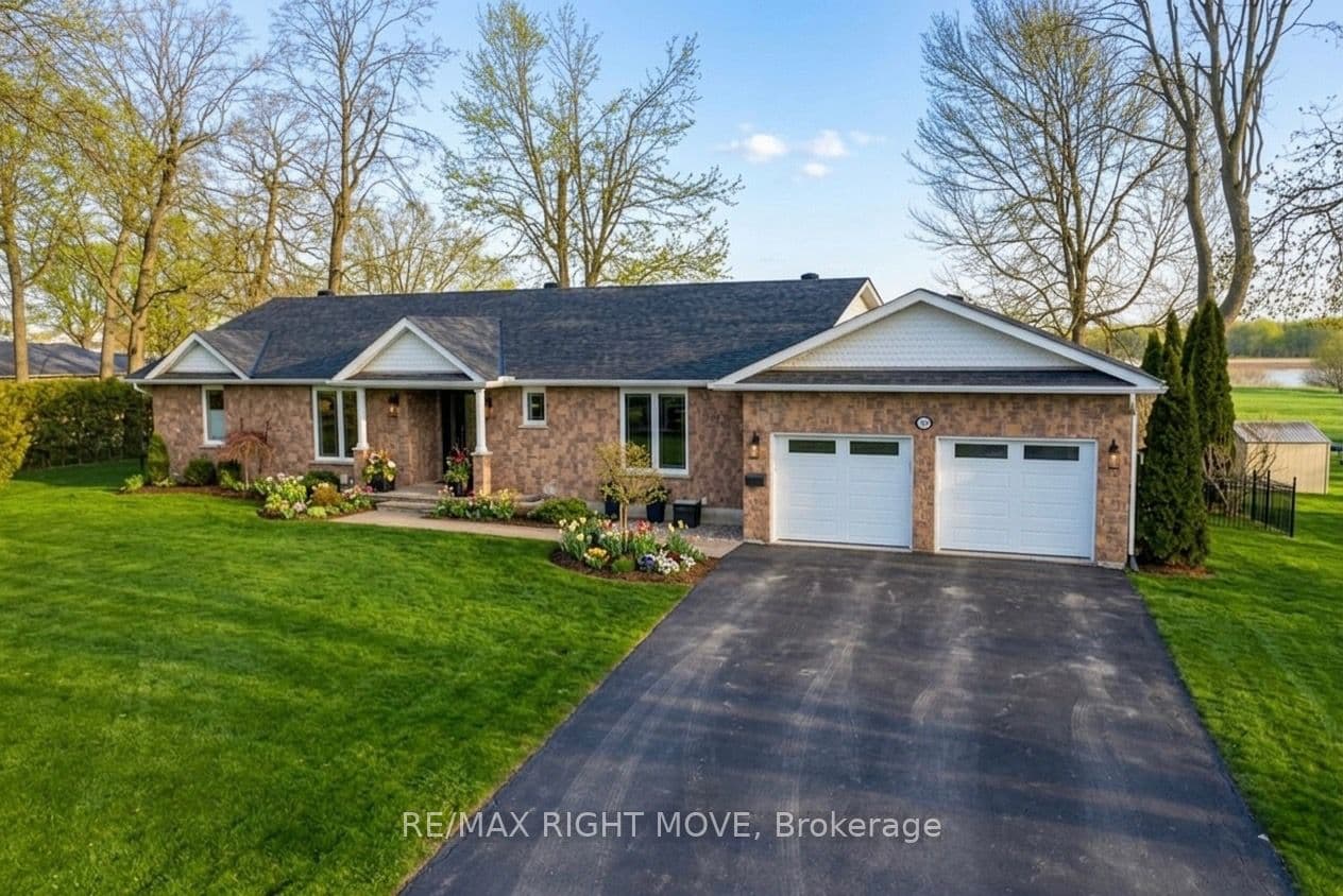 661 Glen Crescent photo 1