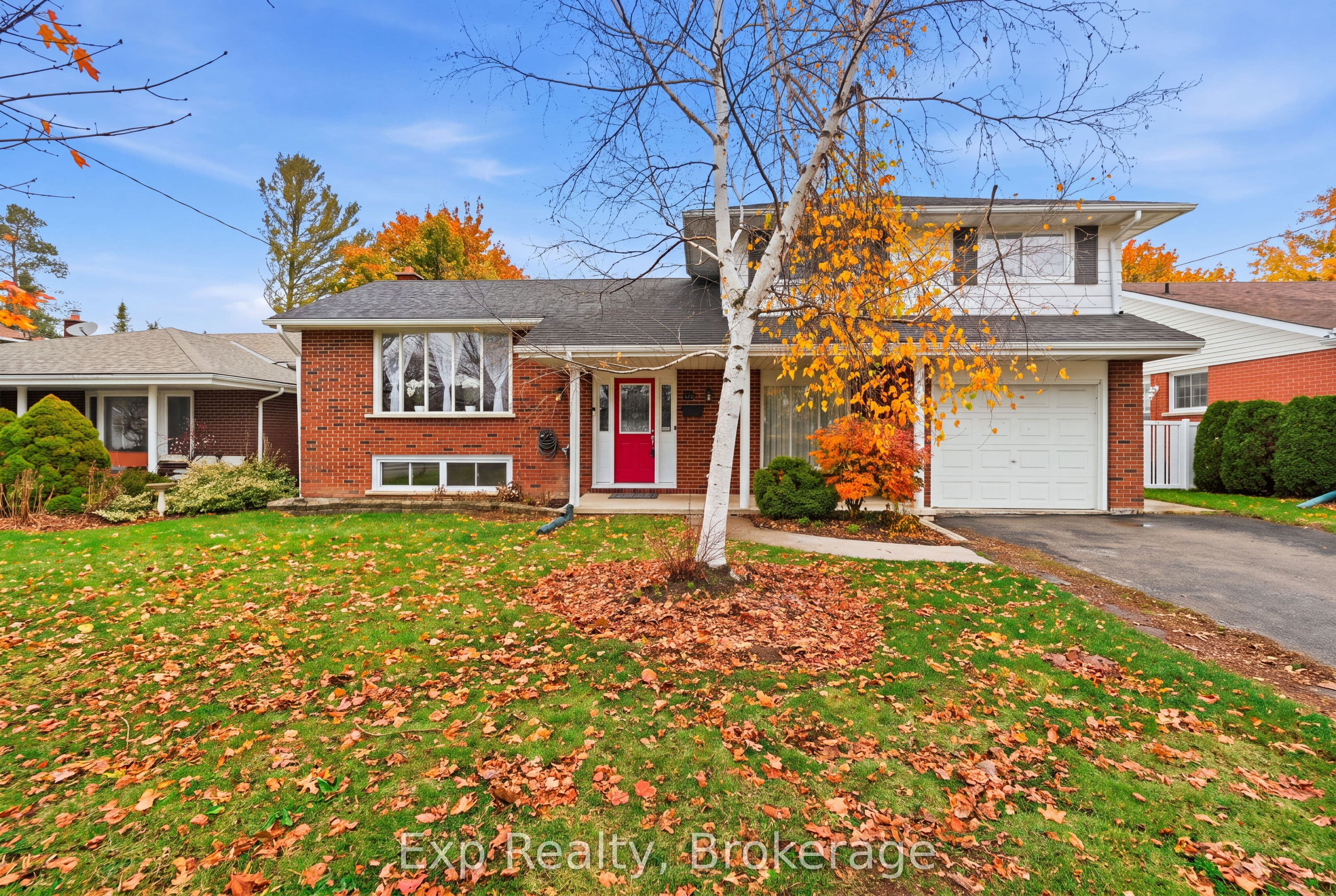 15 Thorncliffe Drive photo 1