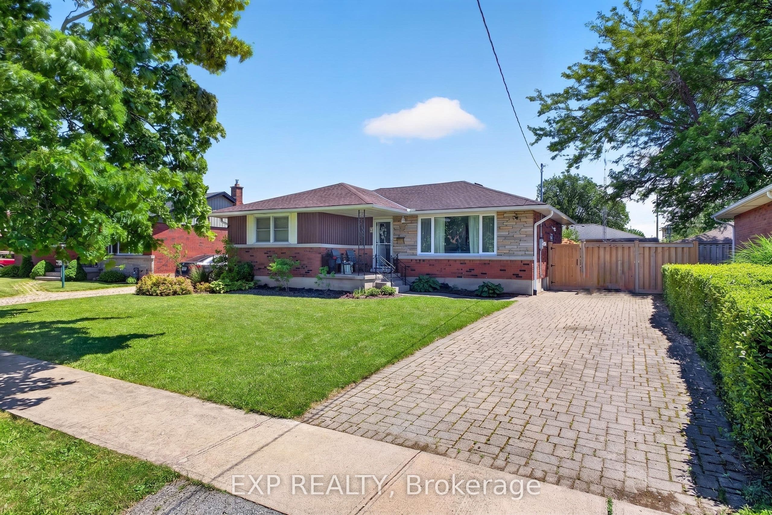 8 Dunraven Avenue photo 1