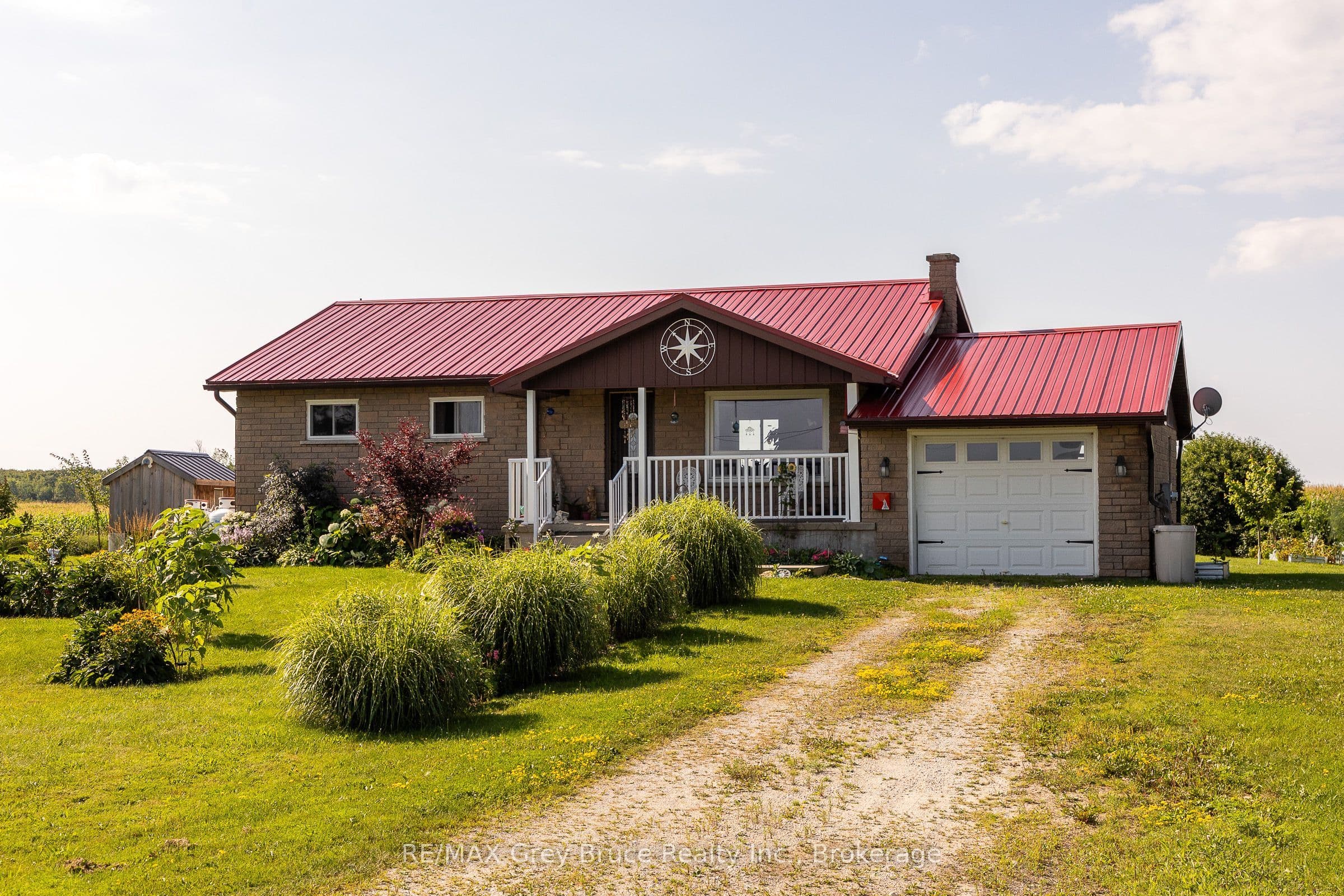 404248 CONCESSION 20 Road photo 1