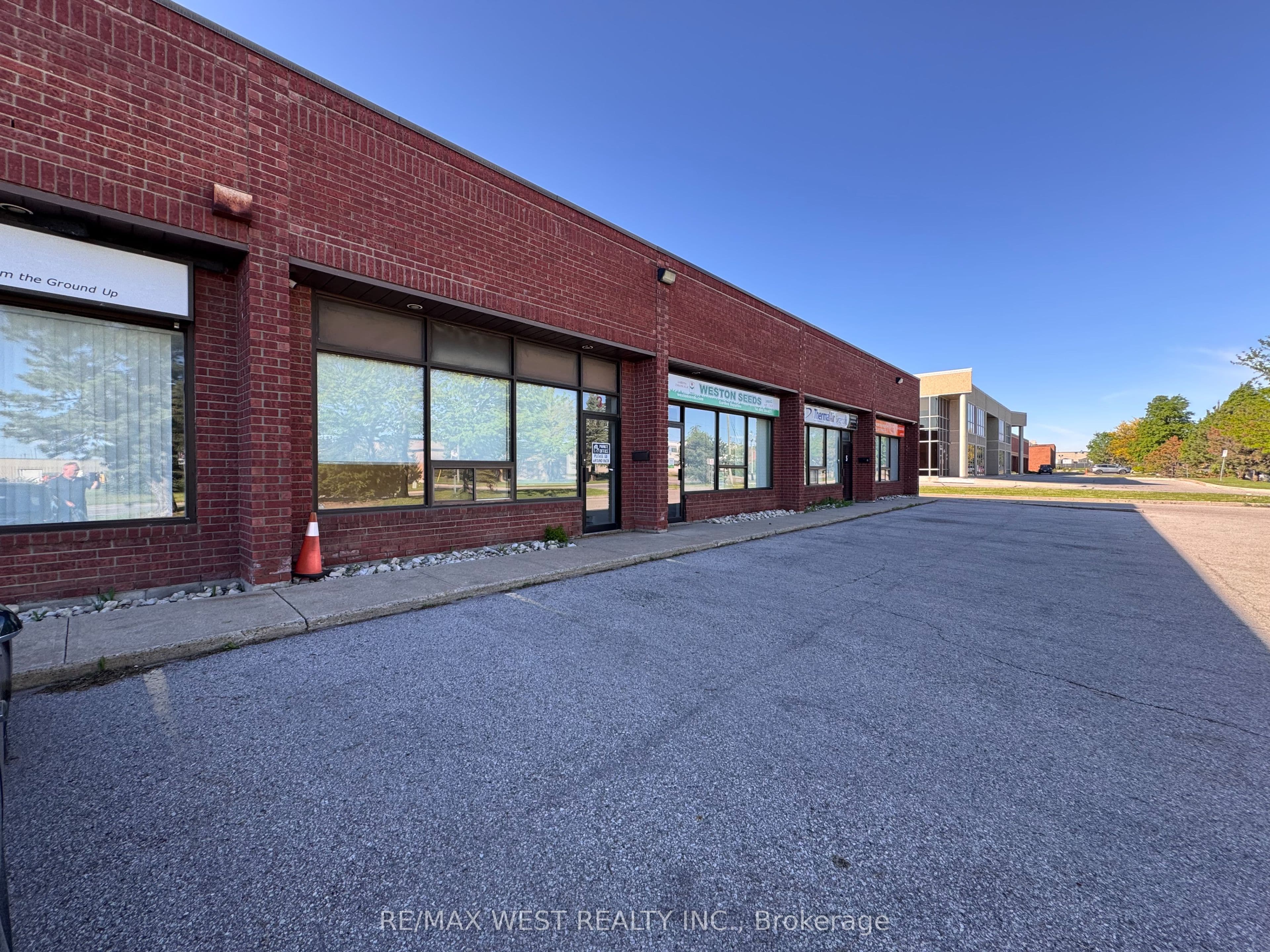 Unit 3 345 Healey Road photo 1