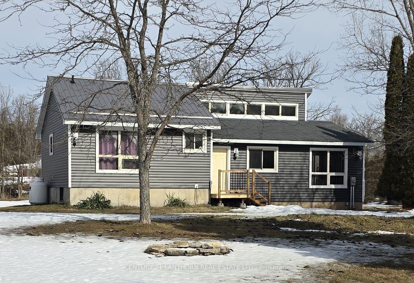 2147 Marlbank Road photo 1