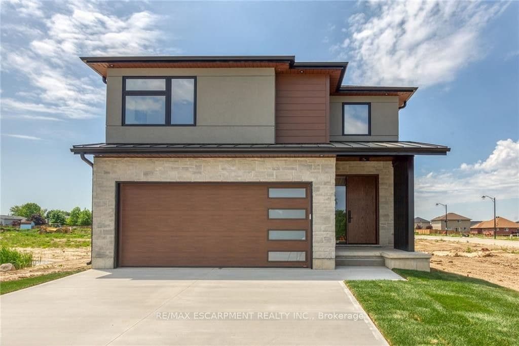92 Craddock Boulevard photo 1