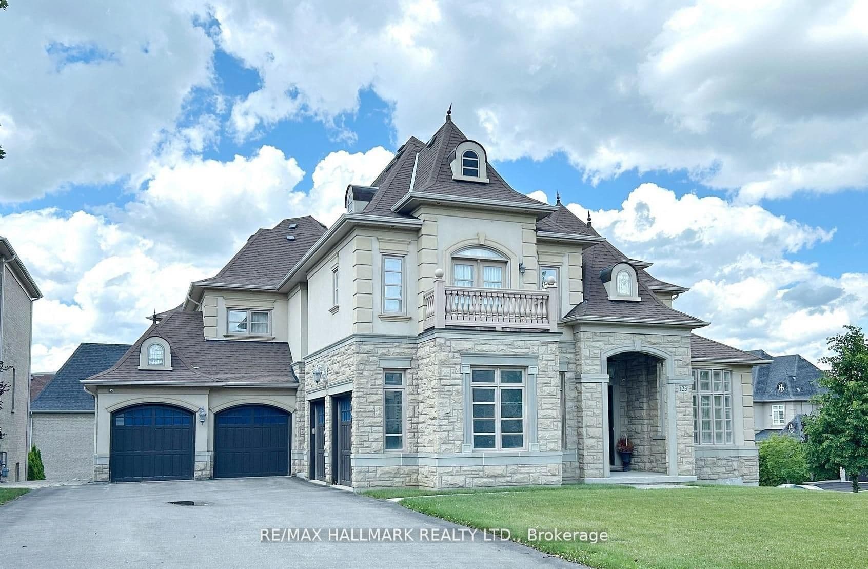 123 Carisbrooke Circle photo 1