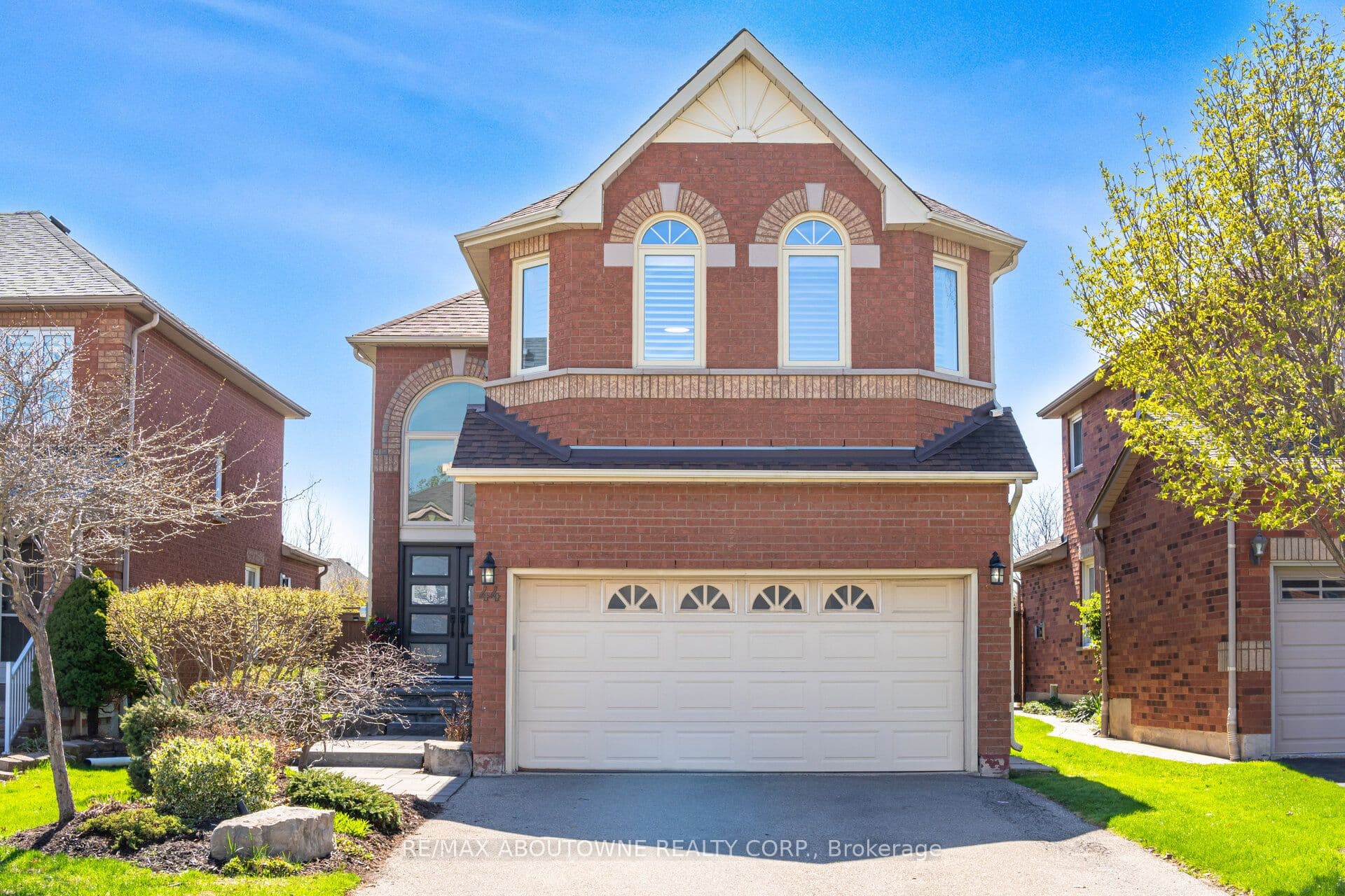 44 Banington Crescent photo 1