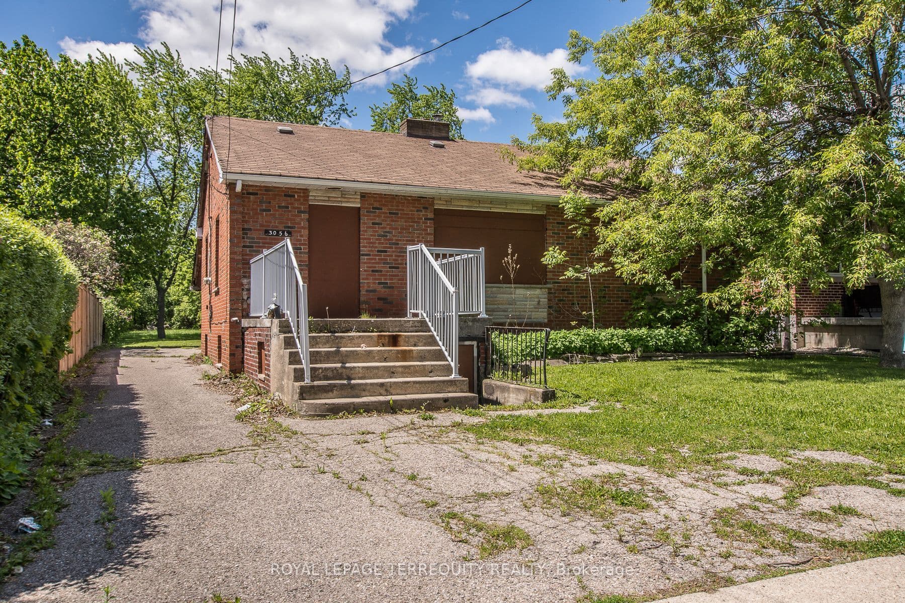 3056 Parkerhill Road photo 1