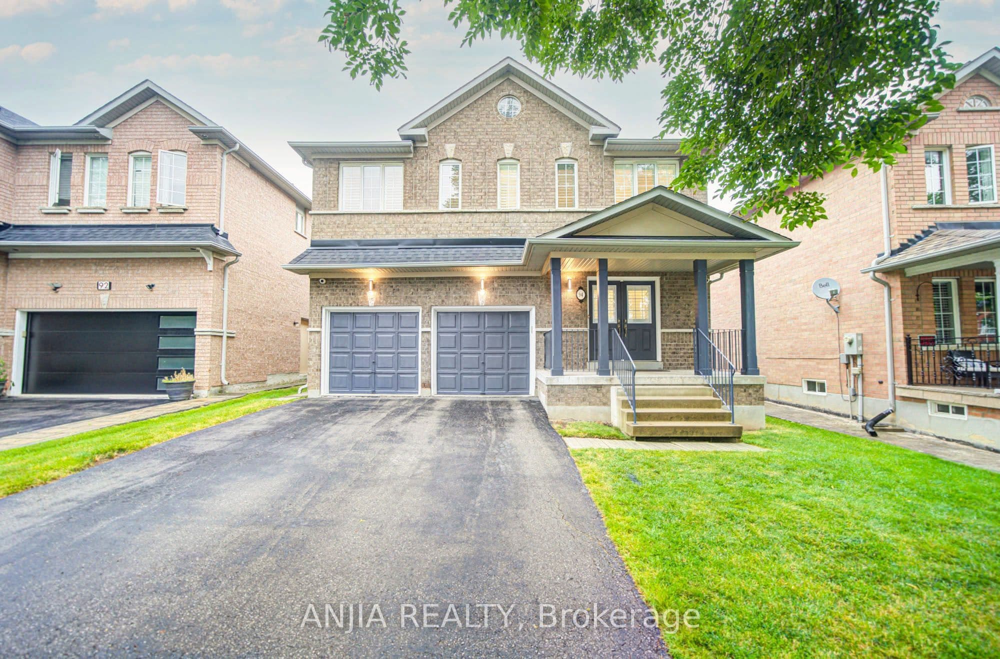 94 Cynthia Jean Street photo 1