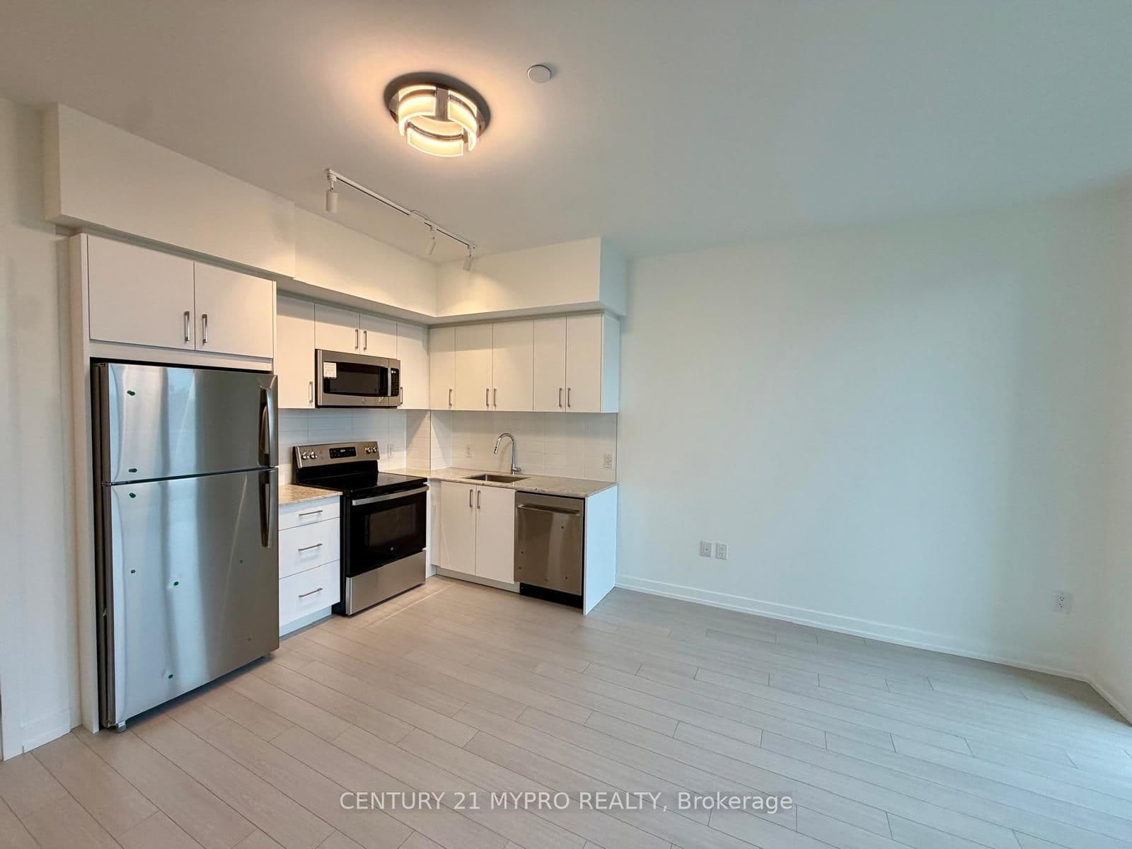 Unit 703 4010 Eglinton Avenue photo 1