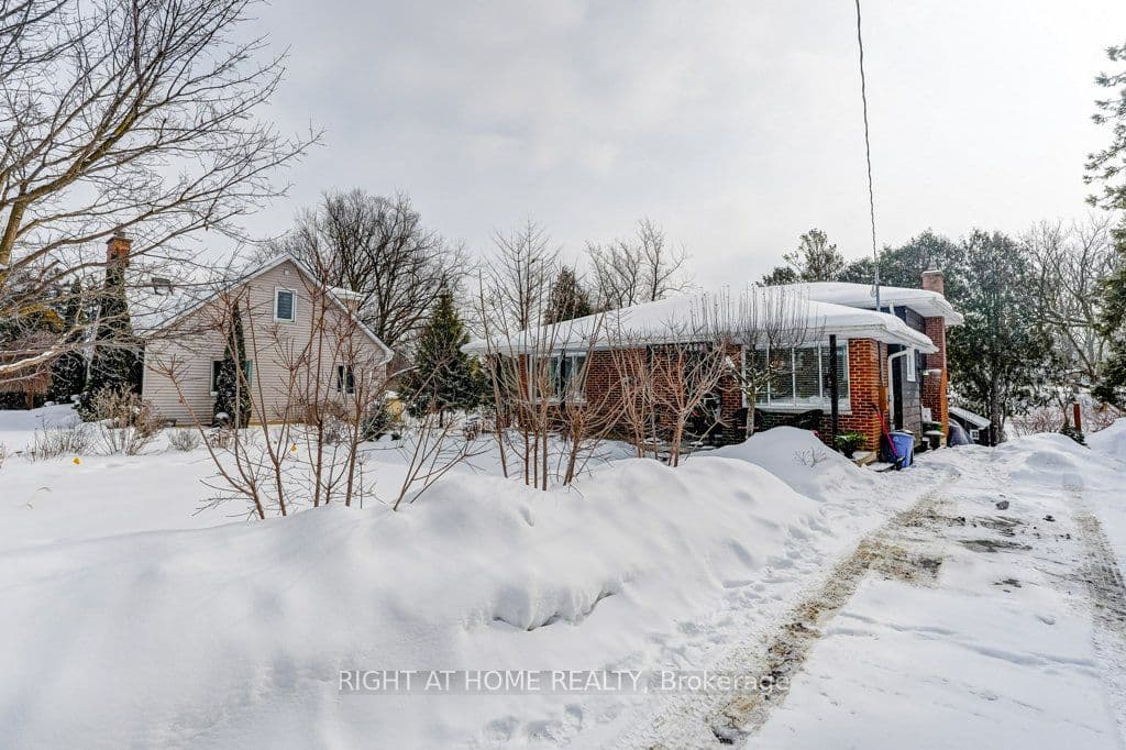 144 Canterbury Street photo 1