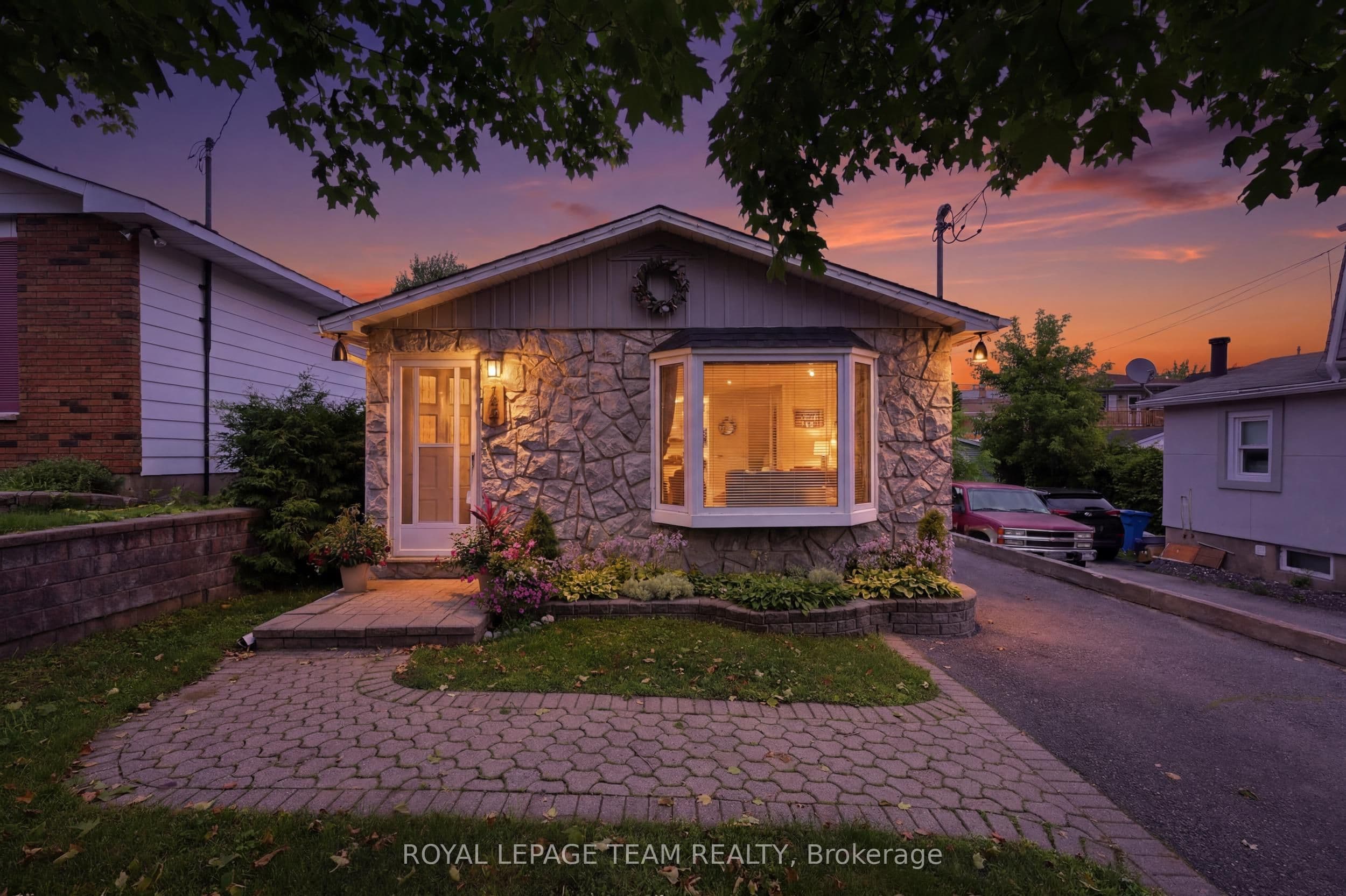 289 Montfort Street photo 1