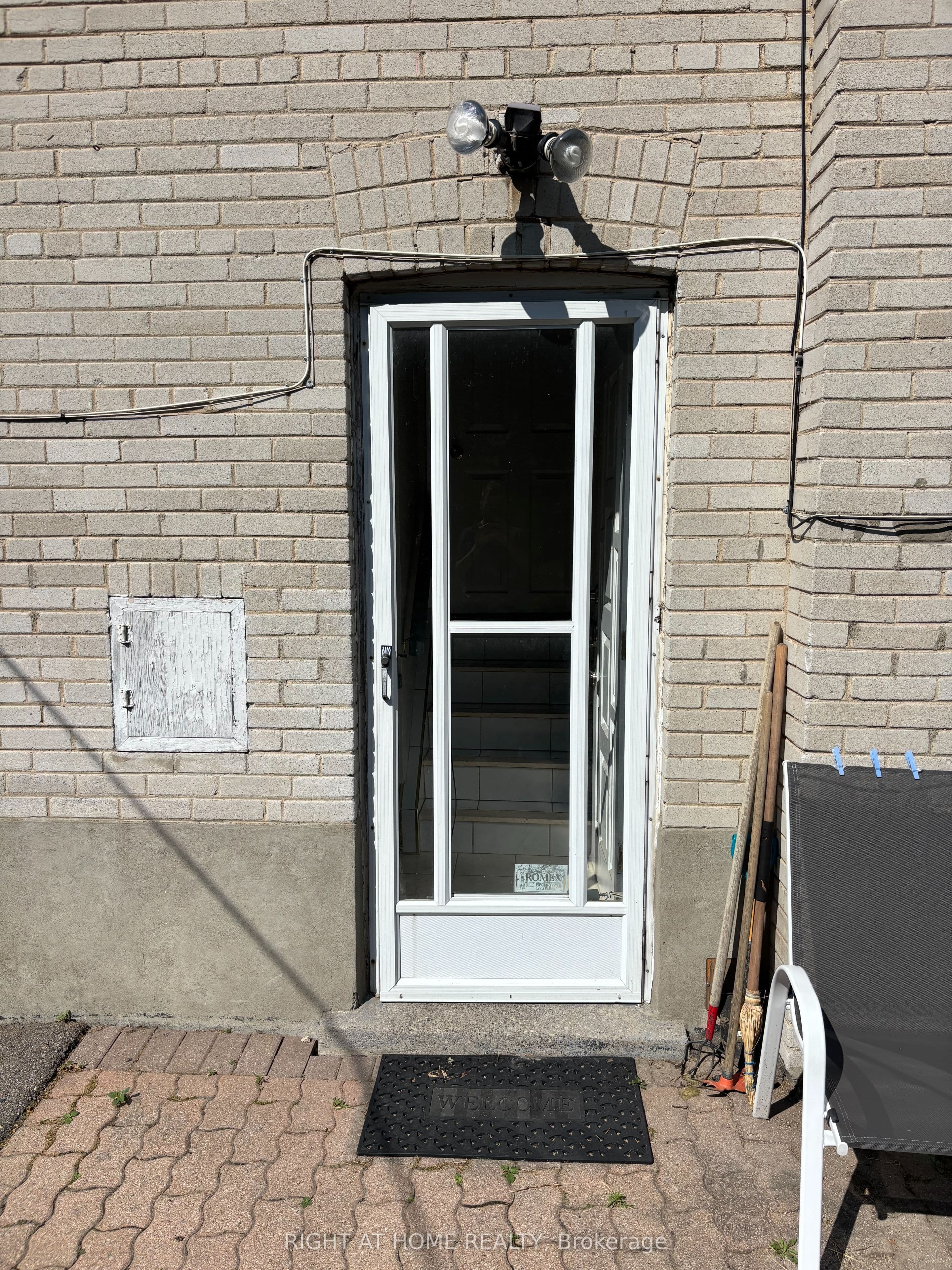 41 Deerhurst Avenue photo 1