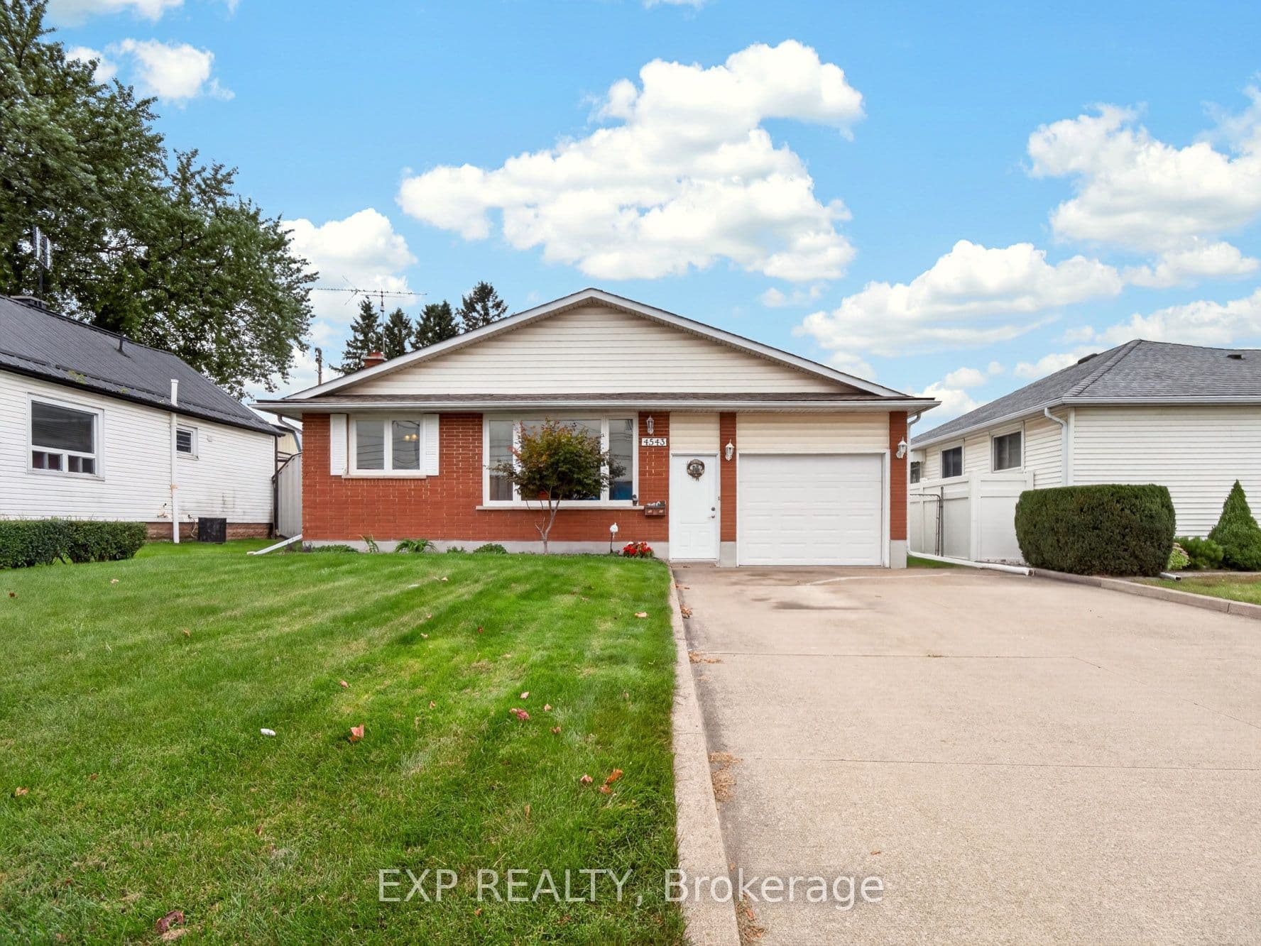 4543 Montrose Road photo 1